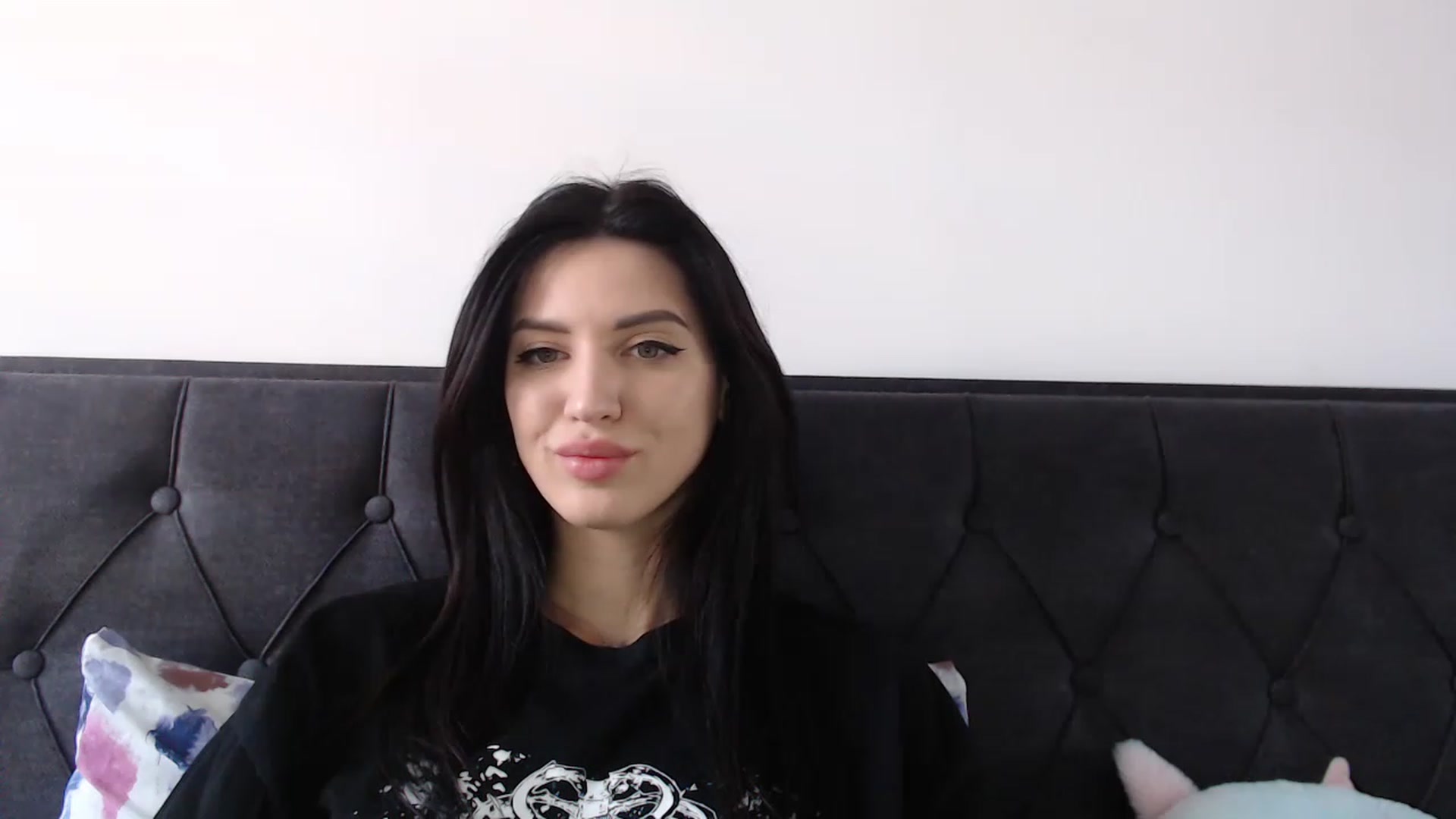 Gallery image thumbnail from Made_in_UA's myfreecams stream on, 12/22/2022, 13:09 image 12 of 20