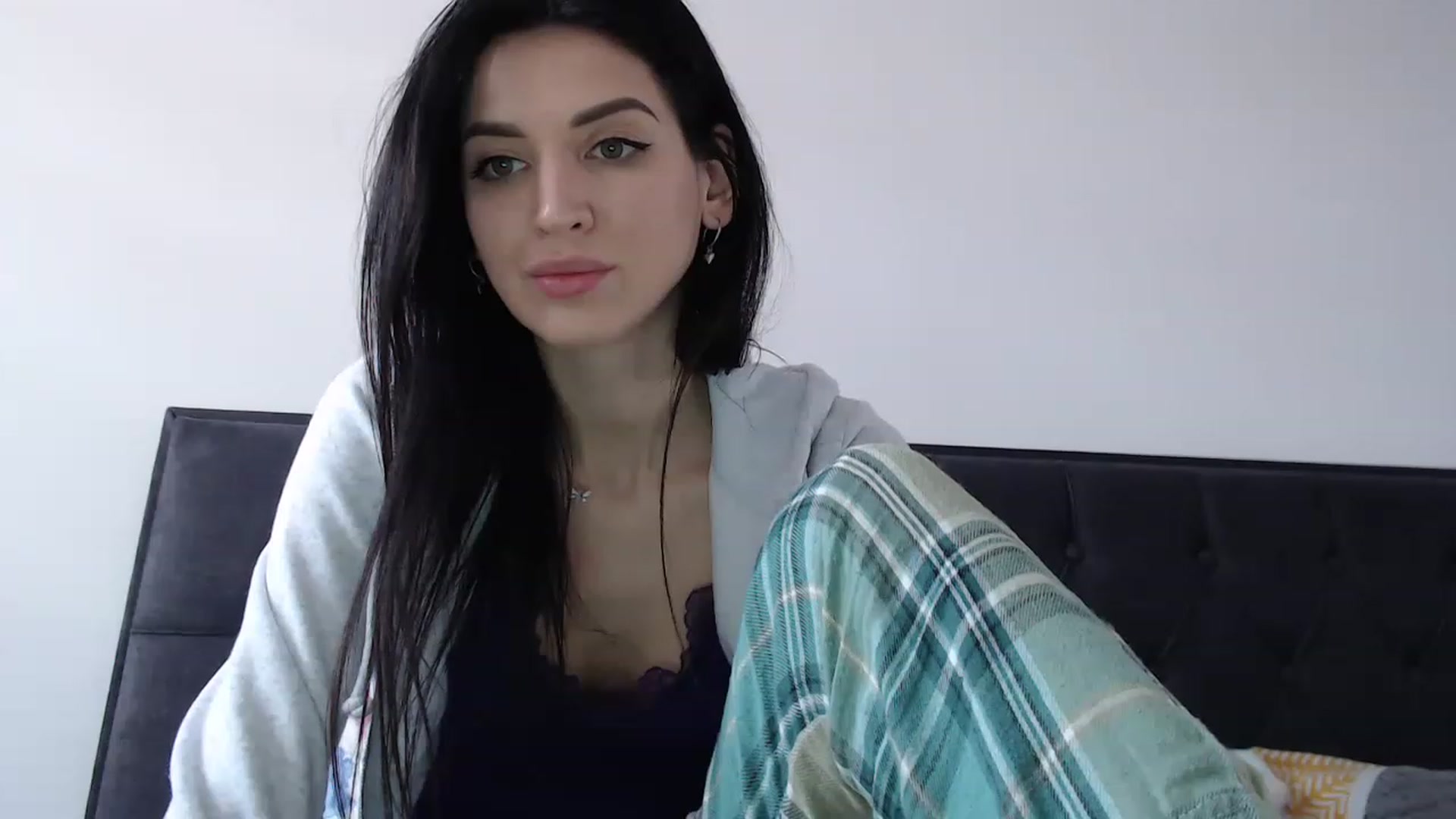 Gallery image thumbnail from Made_in_UA's myfreecams stream on, 12/24/2022, 12:15 image 7 of 20