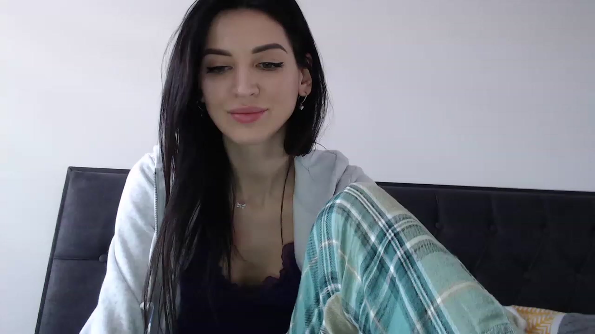 Gallery image thumbnail from Made_in_UA's myfreecams stream on, 12/24/2022, 12:15 image 6 of 20