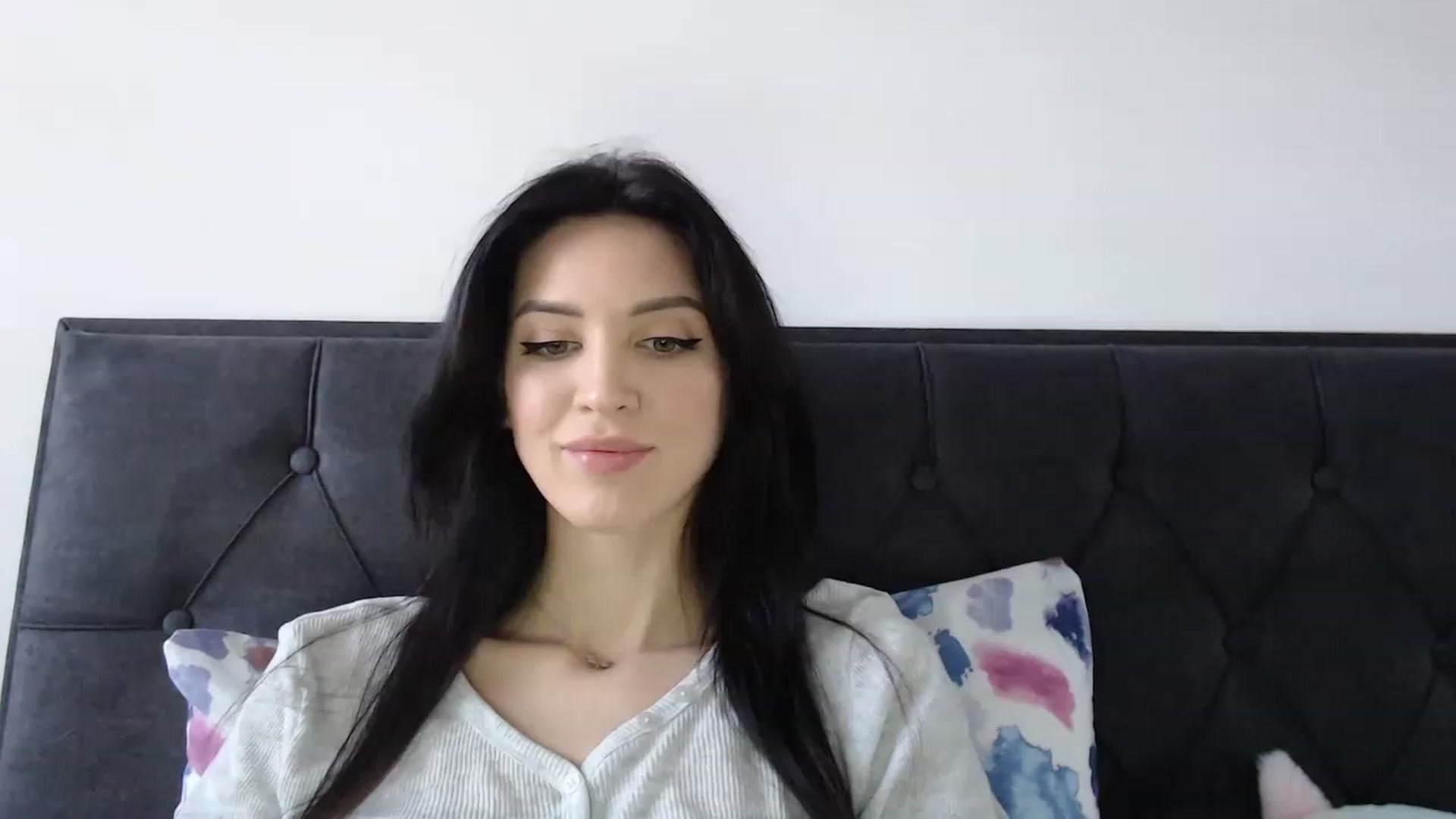 Gallery image thumbnail from Made_in_UA's myfreecams stream on, 12/25/2022, 13:48 image 19 of 20