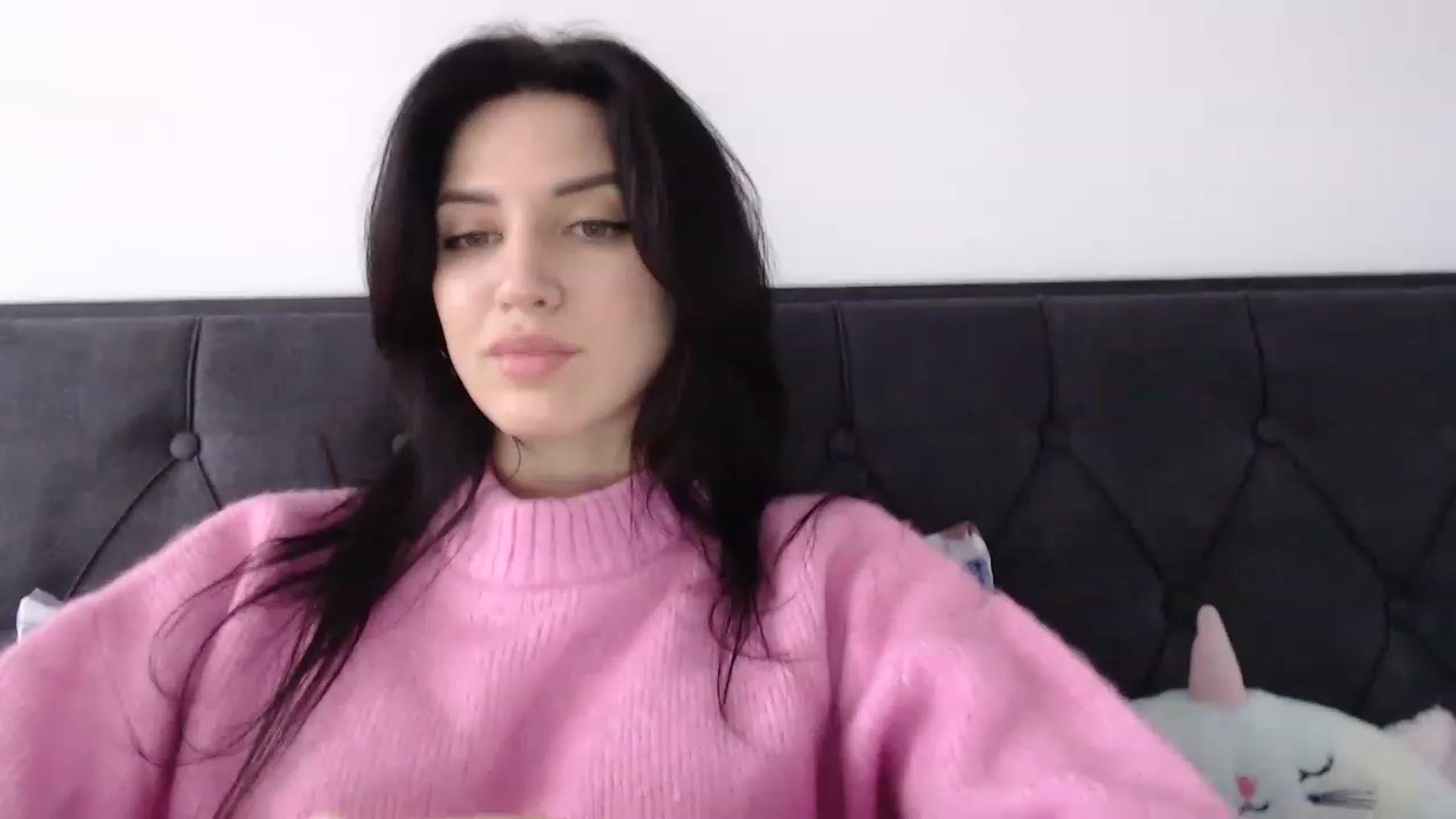 Gallery image thumbnail from Made_in_UA's myfreecams stream on, 12/27/2022, 13:25 image 19 of 20