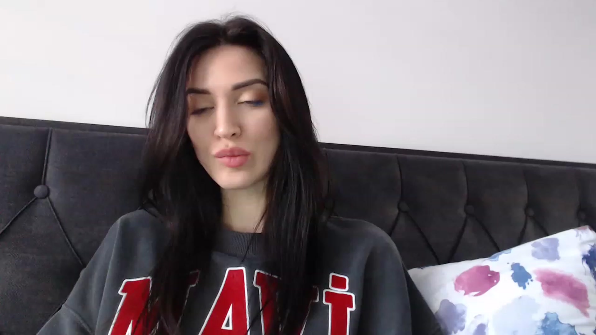 Gallery image thumbnail from Made_in_UA's myfreecams stream on, 01/03/2023, 14:07 image 8 of 20