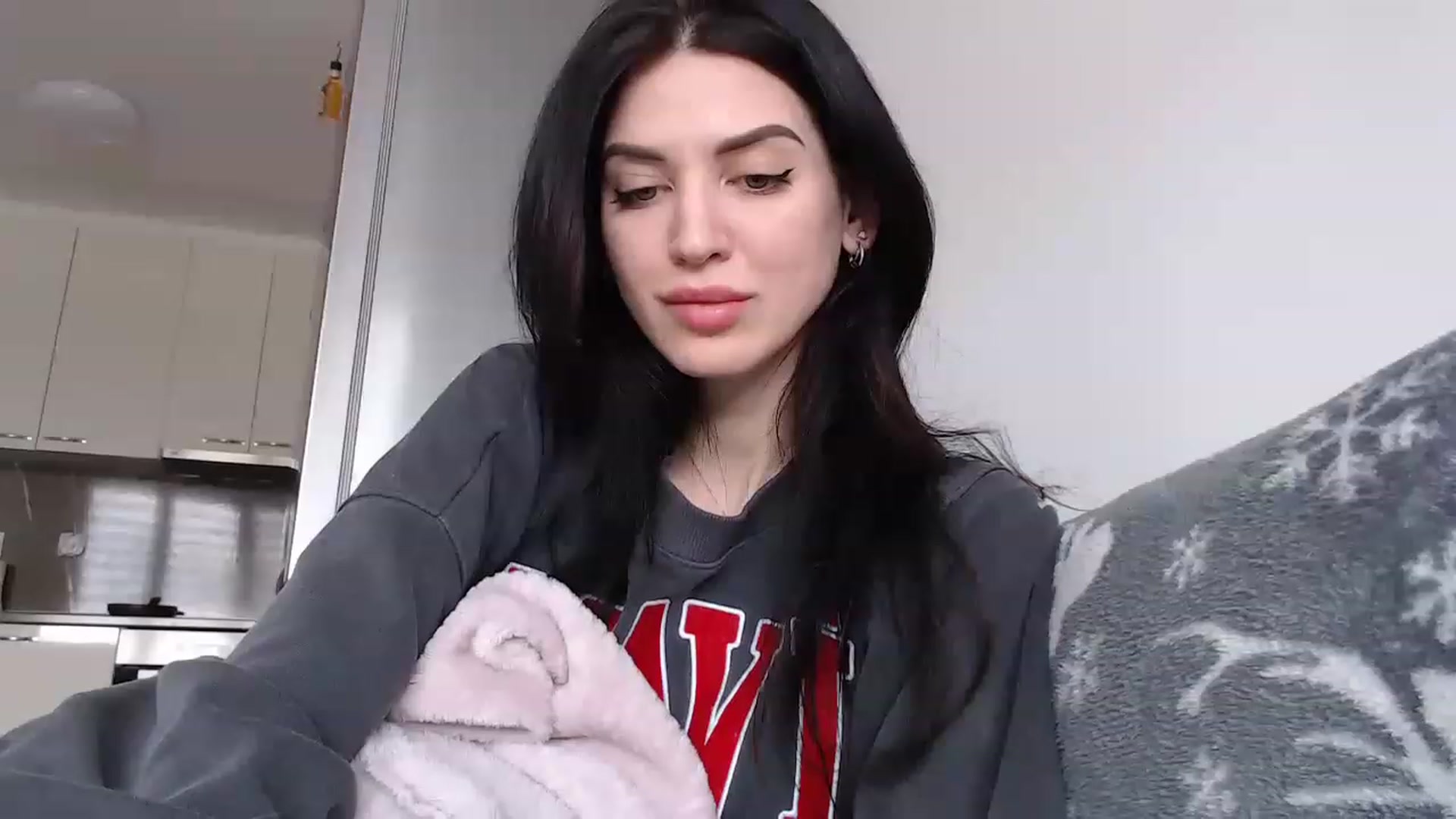 Gallery image thumbnail from Made_in_UA's myfreecams stream on, 02/15/2023, 12:47 image 19 of 20
