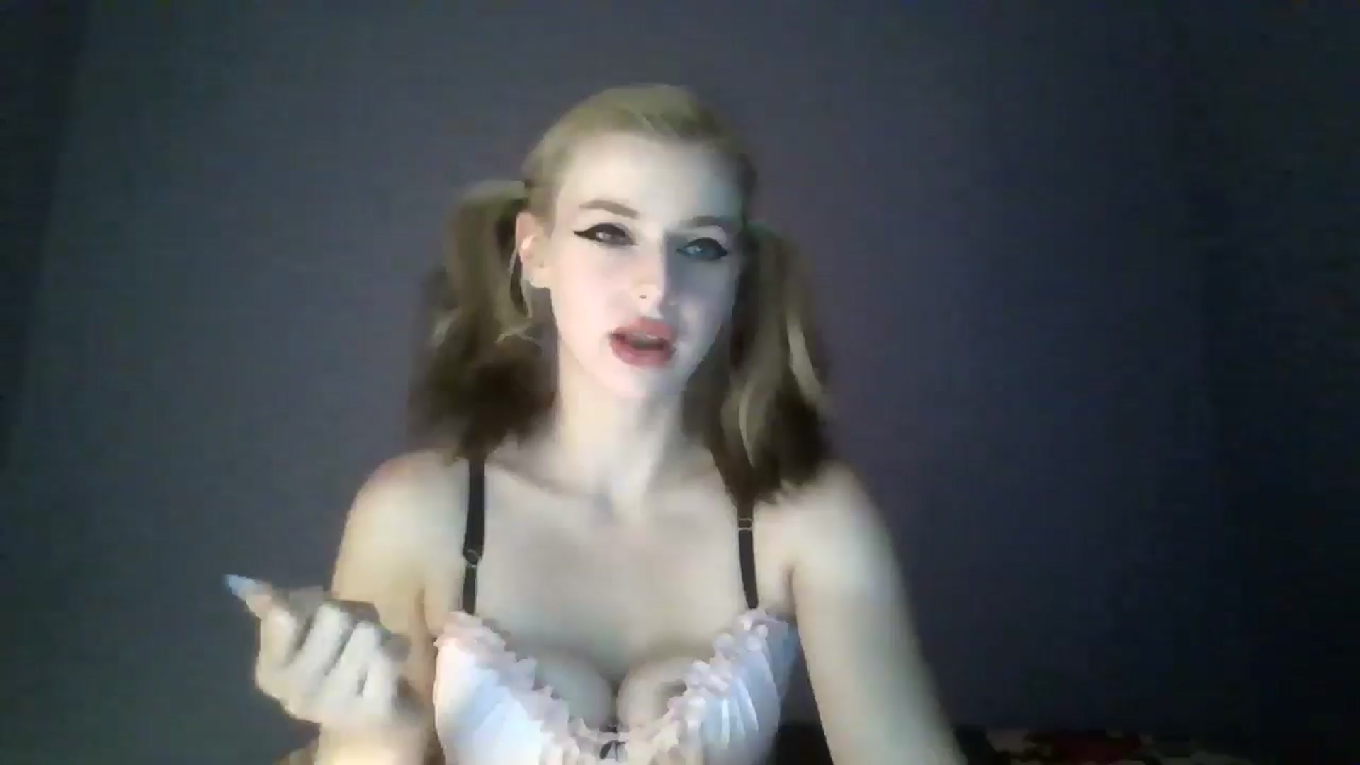 Gallery image thumbnail from MadelynDoll's myfreecams stream on, 06/02/2024, 24:05 image 14 of 20