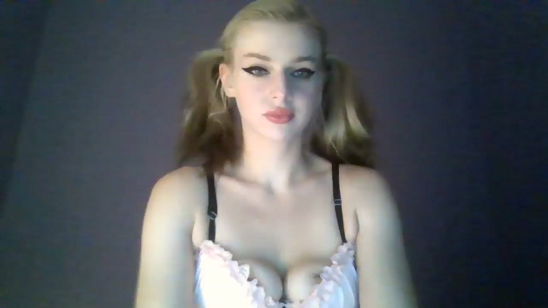 Gallery image thumbnail from MadelynDoll's myfreecams stream on, 06/02/2024, 24:36 image 7 of 20