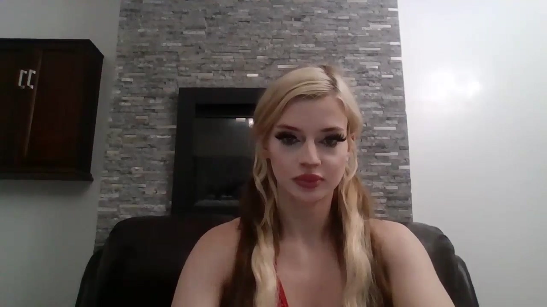 Gallery image thumbnail from MadelynDoll's myfreecams stream on, 06/17/2024, 17:19 image 12 of 20