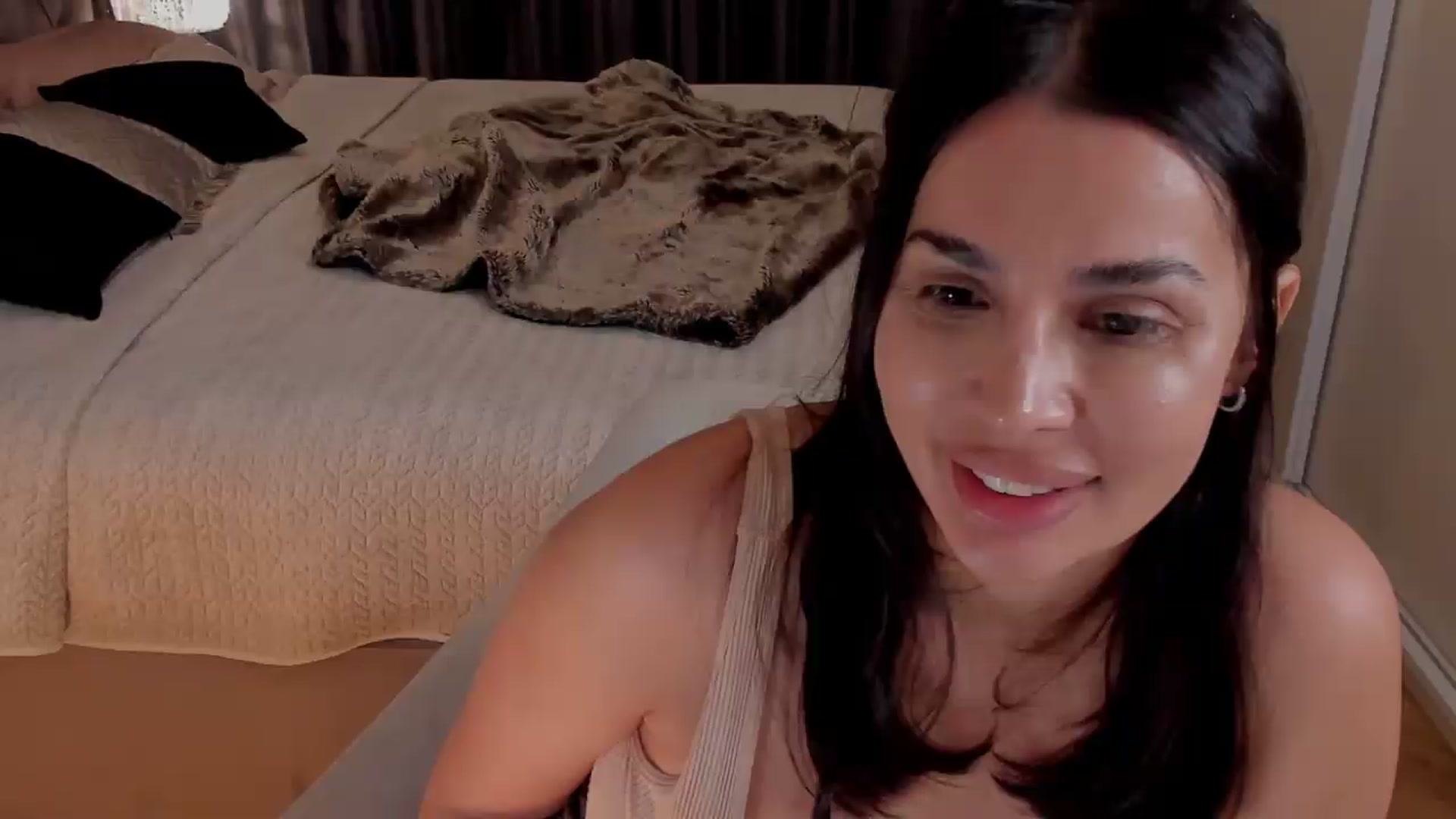 Gallery image thumbnail from MadelynSkye's myfreecams stream on, 08/08/2026, 21:42 image 19 of 20