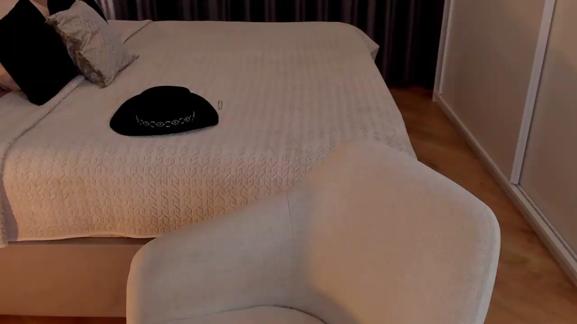 Gallery image thumbnail from MadelynSkye's myfreecams stream on, 08/21/2026, 22:03 image 14 of 20
