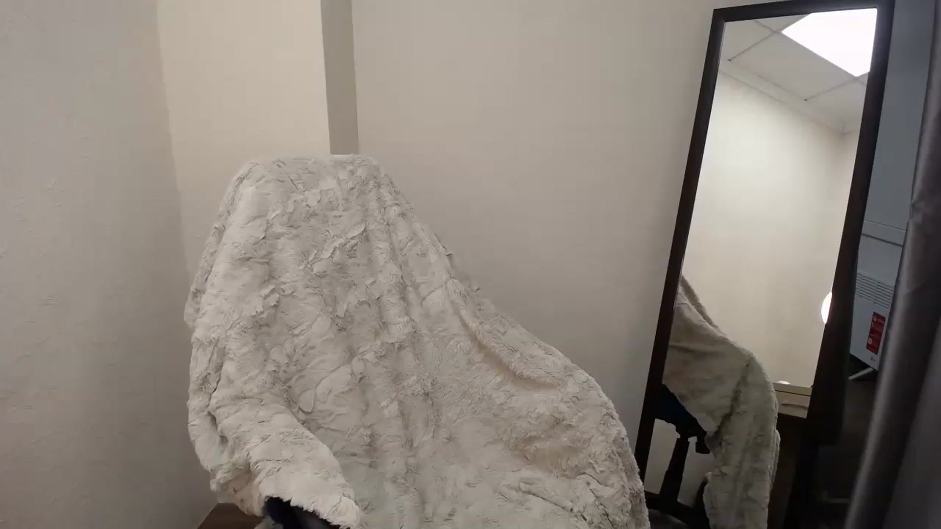 Gallery image thumbnail from Madi_Lainee's myfreecams stream on, 02/12/2023, 13:28 image 7 of 20