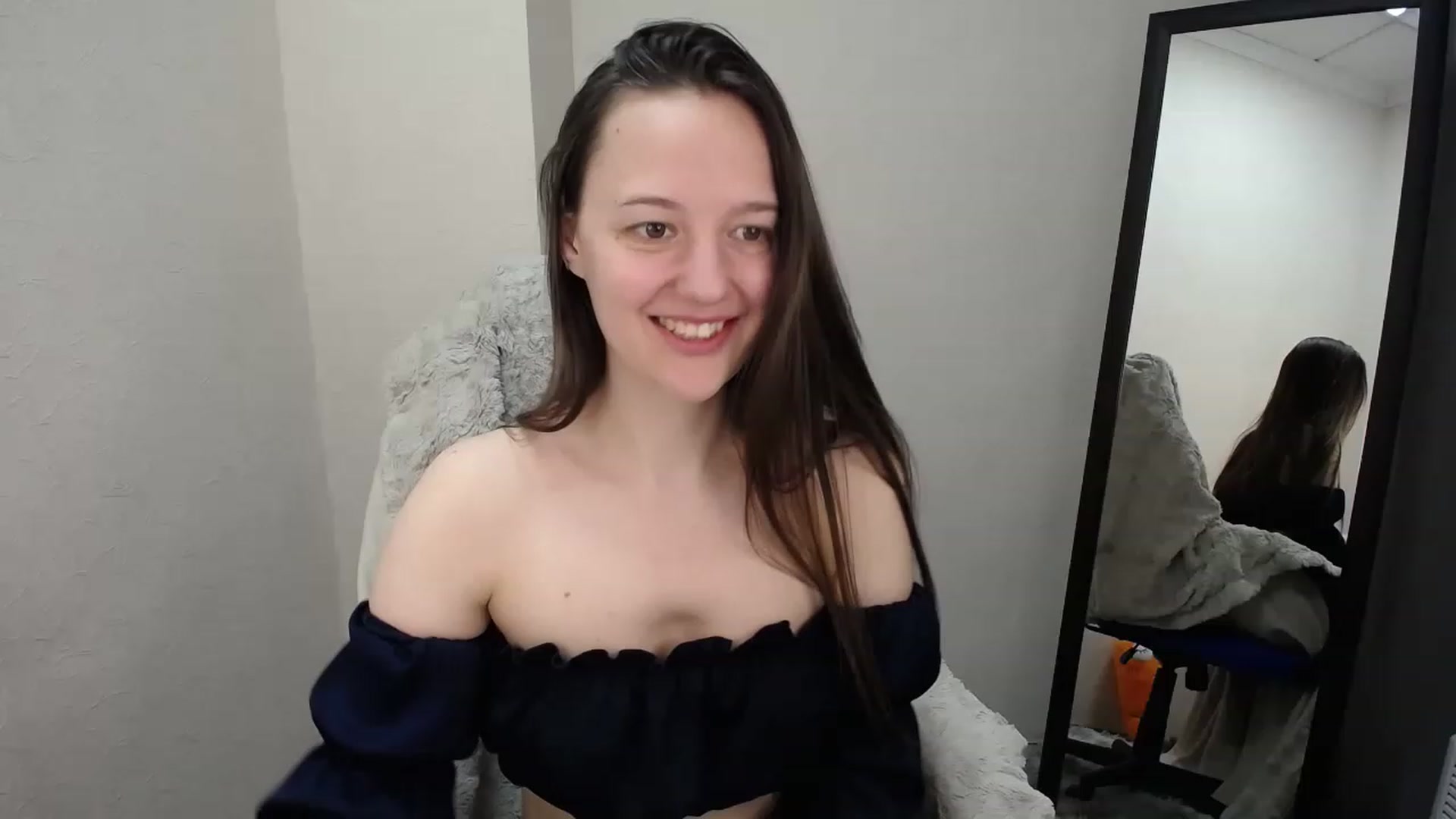 Gallery image thumbnail from Madi_Lainee's myfreecams stream on, 02/18/2023, 14:24 image 7 of 20