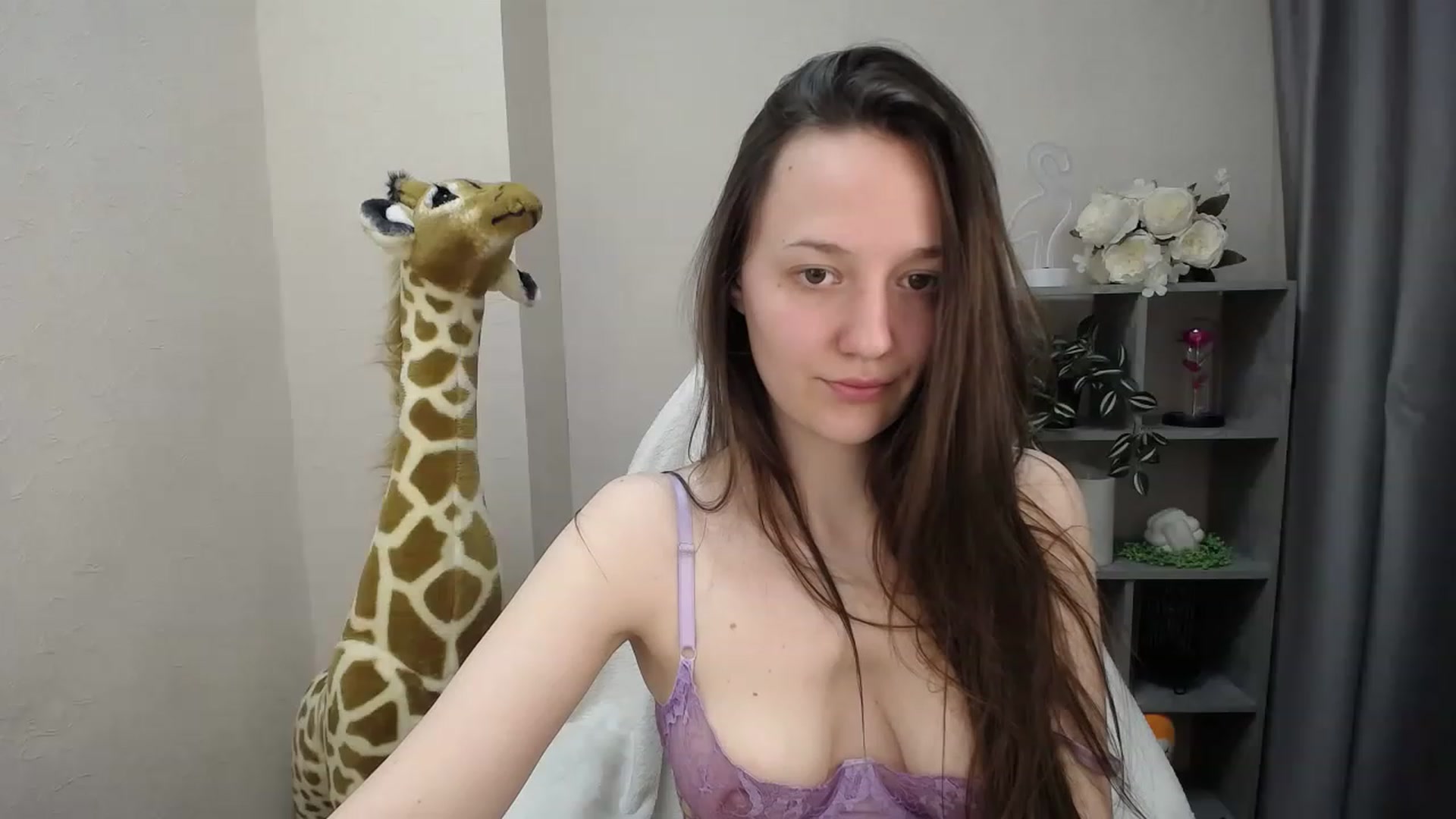 Gallery image thumbnail from Madi_Lainee's myfreecams stream on, 04/16/2023, 10:42 image 11 of 20