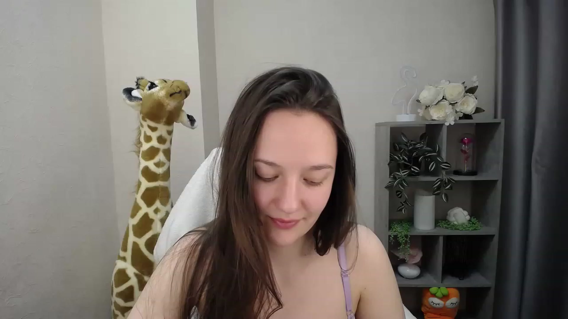 Gallery image thumbnail from Madi_Lainee's myfreecams stream on, 04/16/2023, 12:08 image 4 of 20