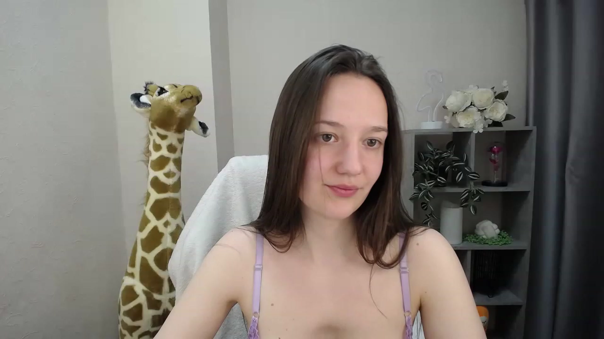 Gallery image thumbnail from Madi_Lainee's myfreecams stream on, 04/16/2023, 12:08 image 5 of 20
