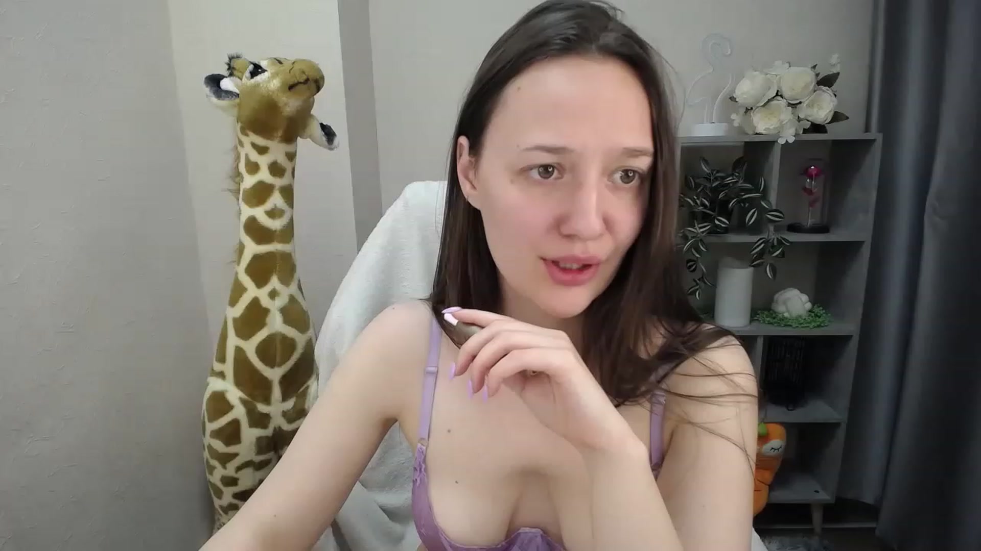 Gallery image thumbnail from Madi_Lainee's myfreecams stream on, 04/16/2023, 12:08 image 6 of 20