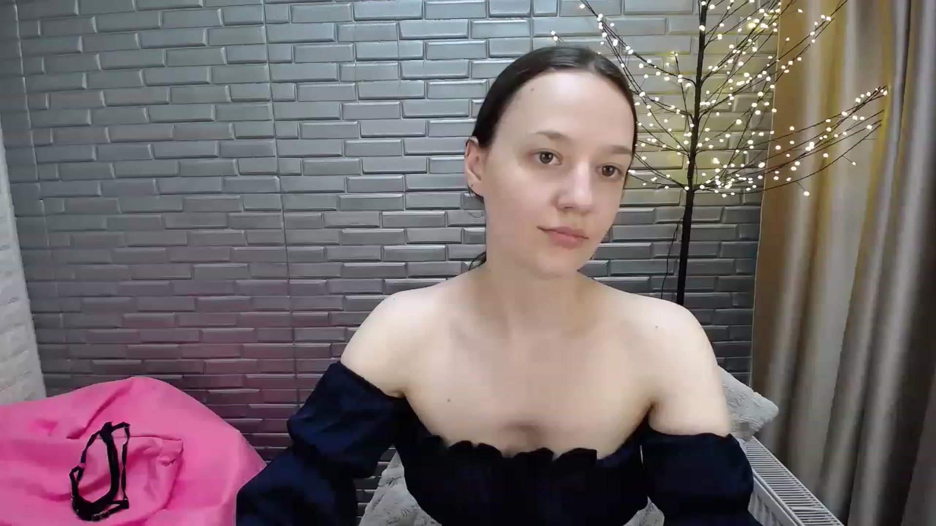 Gallery image thumbnail from Madi_Lainee's myfreecams stream on, 06/11/2023, 11:47 image 6 of 20
