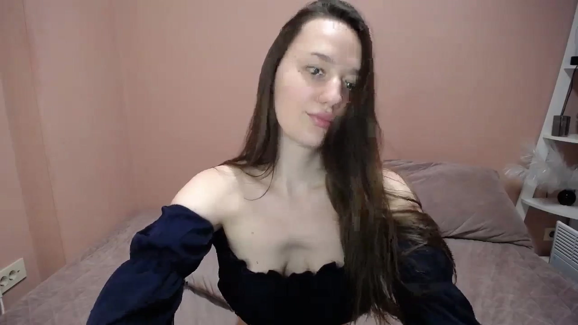 Gallery image thumbnail from Madi_Lainee's myfreecams stream on, 12/05/2023, 12:54 image 2 of 20
