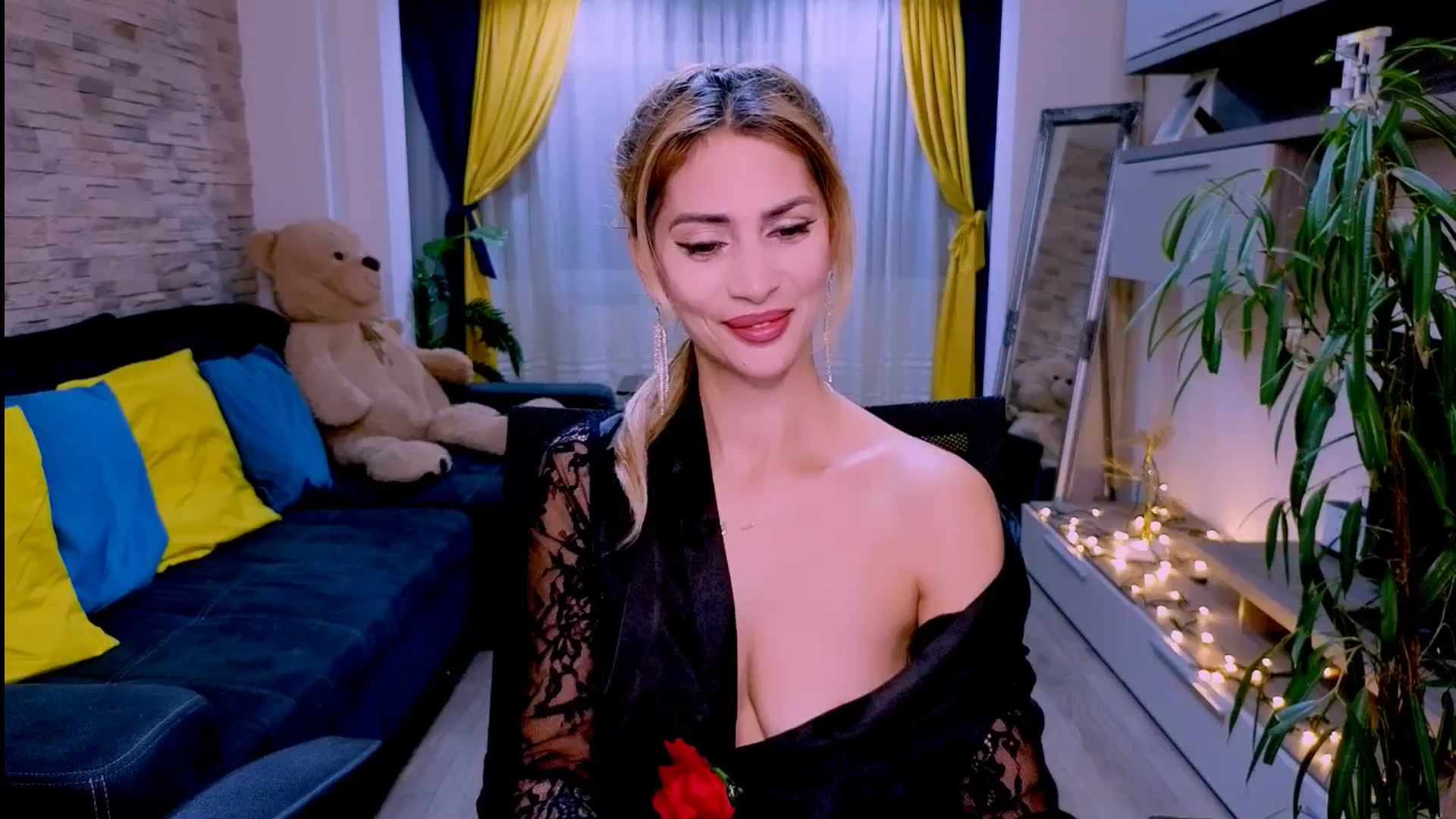 Gallery image thumbnail from MadieRoberts's myfreecams stream on, 12/27/2025, 24:49 image 16 of 20