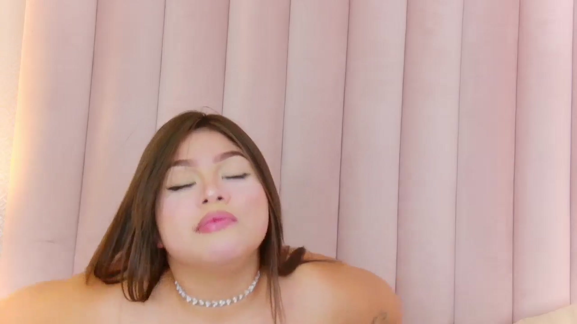 Gallery image thumbnail from MadisonCarie's myfreecams stream on, 12/20/2025, 12:14 image 18 of 20