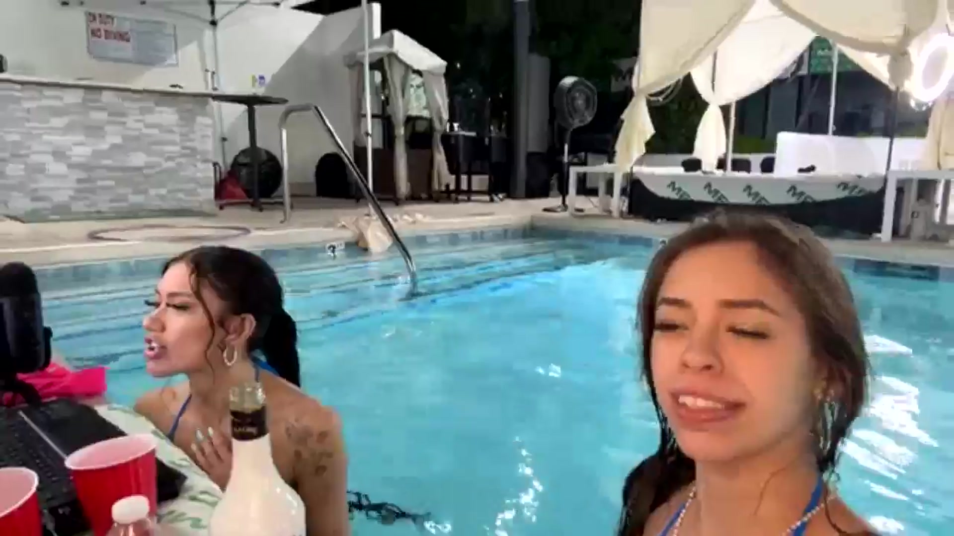 Gallery image thumbnail from MadisonCarter's myfreecams stream on, 05/23/2024, 10:46 image 14 of 20