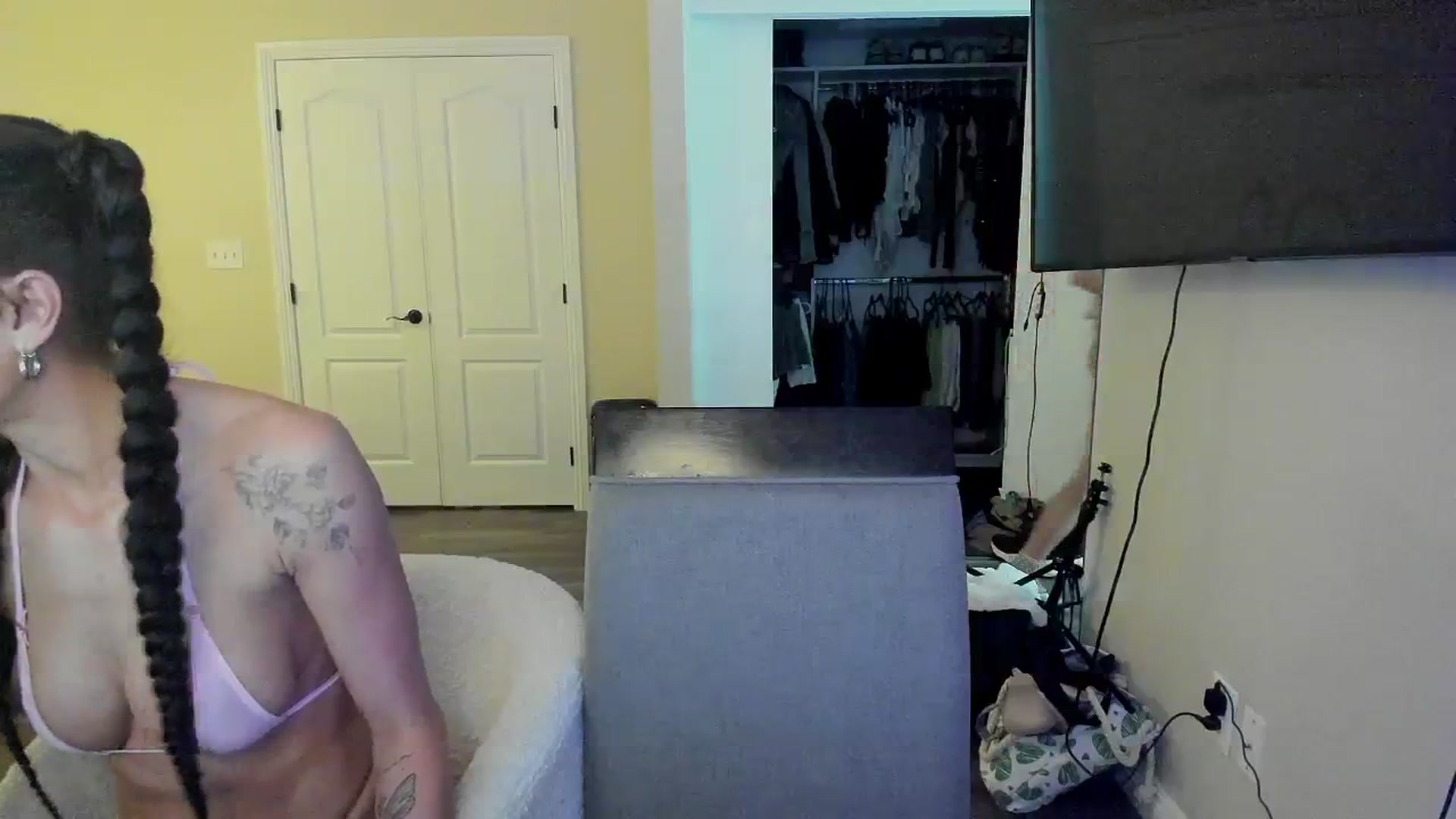 Gallery image thumbnail from MadisonCarter's myfreecams stream on, 05/28/2024, 04:41 image 3 of 20