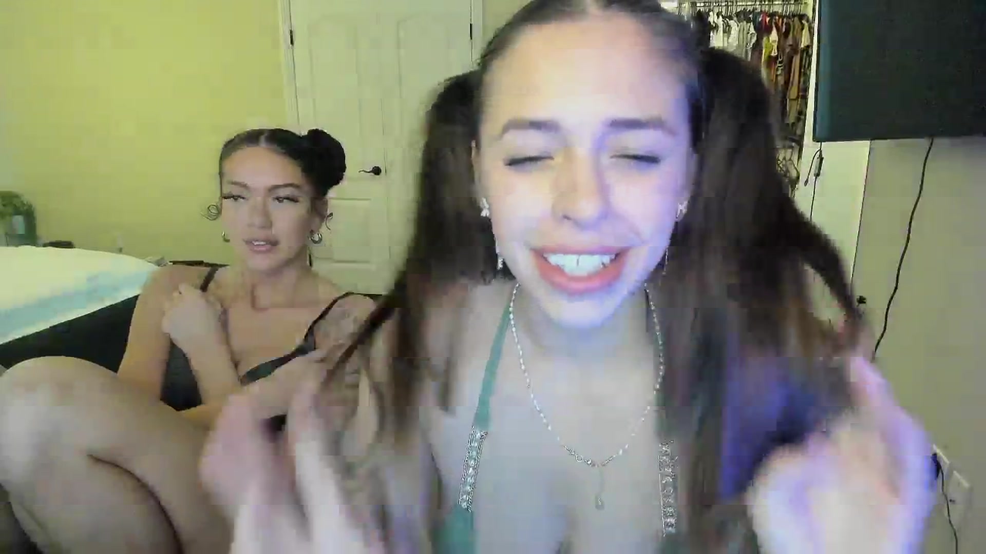 Gallery image thumbnail from MadisonCarter's myfreecams stream on, 05/28/2024, 08:42 image 19 of 20