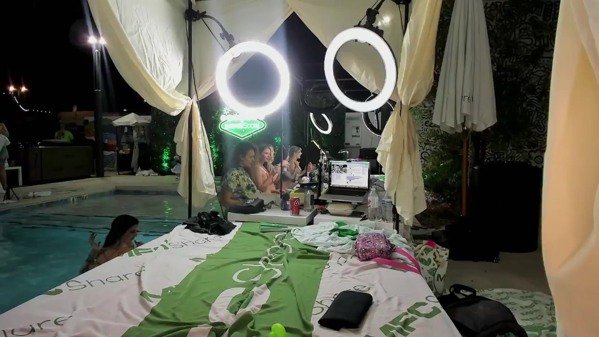Gallery image thumbnail from MadisonCarter's myfreecams stream on, 09/26/2024, 06:37 image 4 of 20