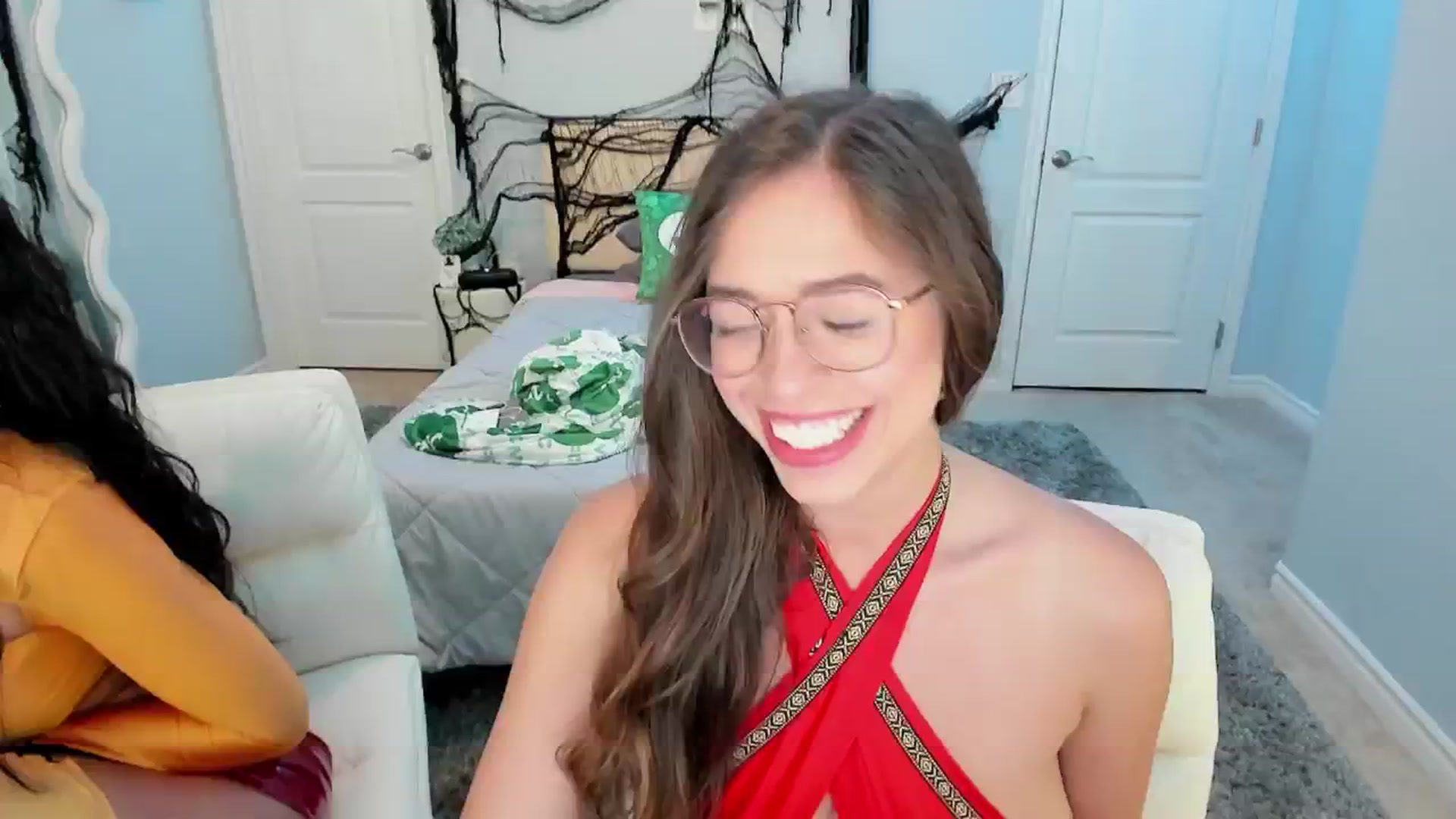 Gallery image thumbnail from MadisonCarter's myfreecams stream on, 10/14/2024, 05:07 image 5 of 20