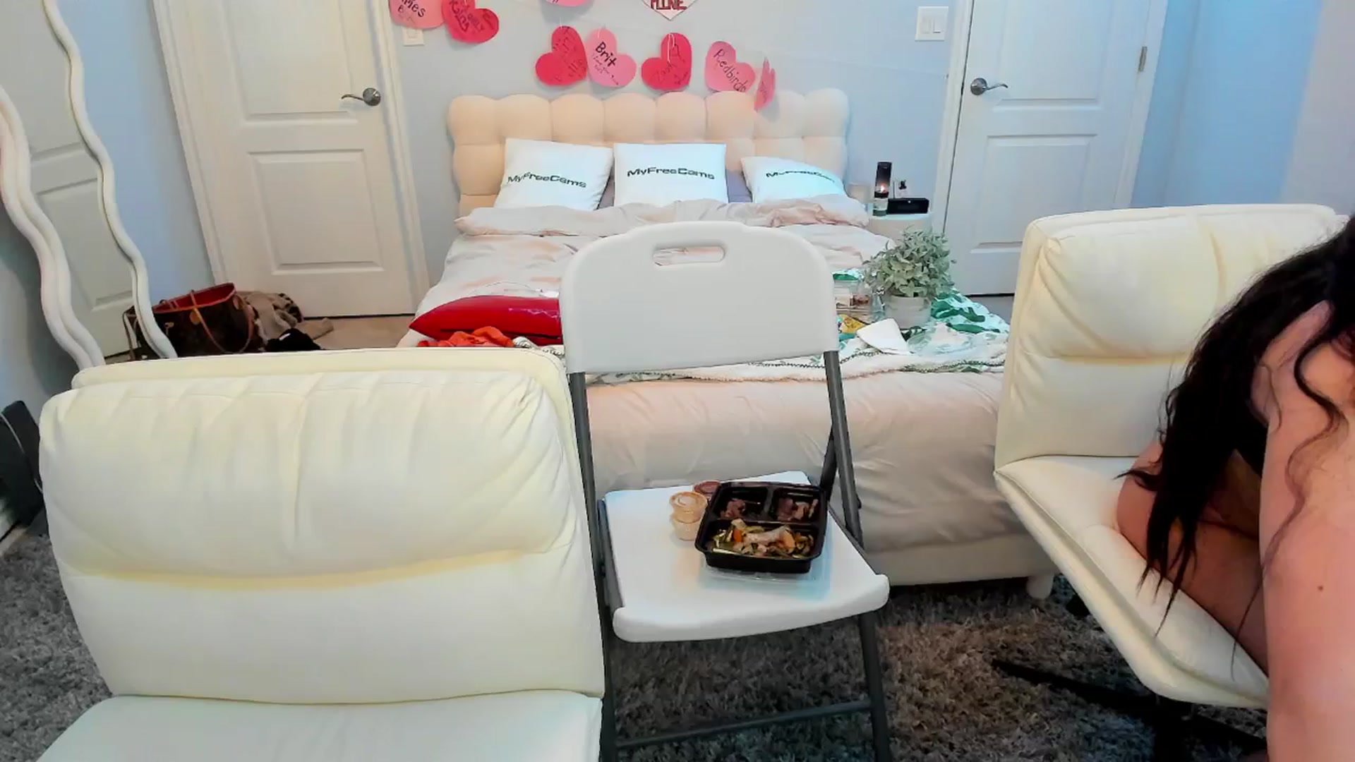 Gallery image thumbnail from MadisonCarter's myfreecams stream on, 02/14/2025, 02:46 image 2 of 20