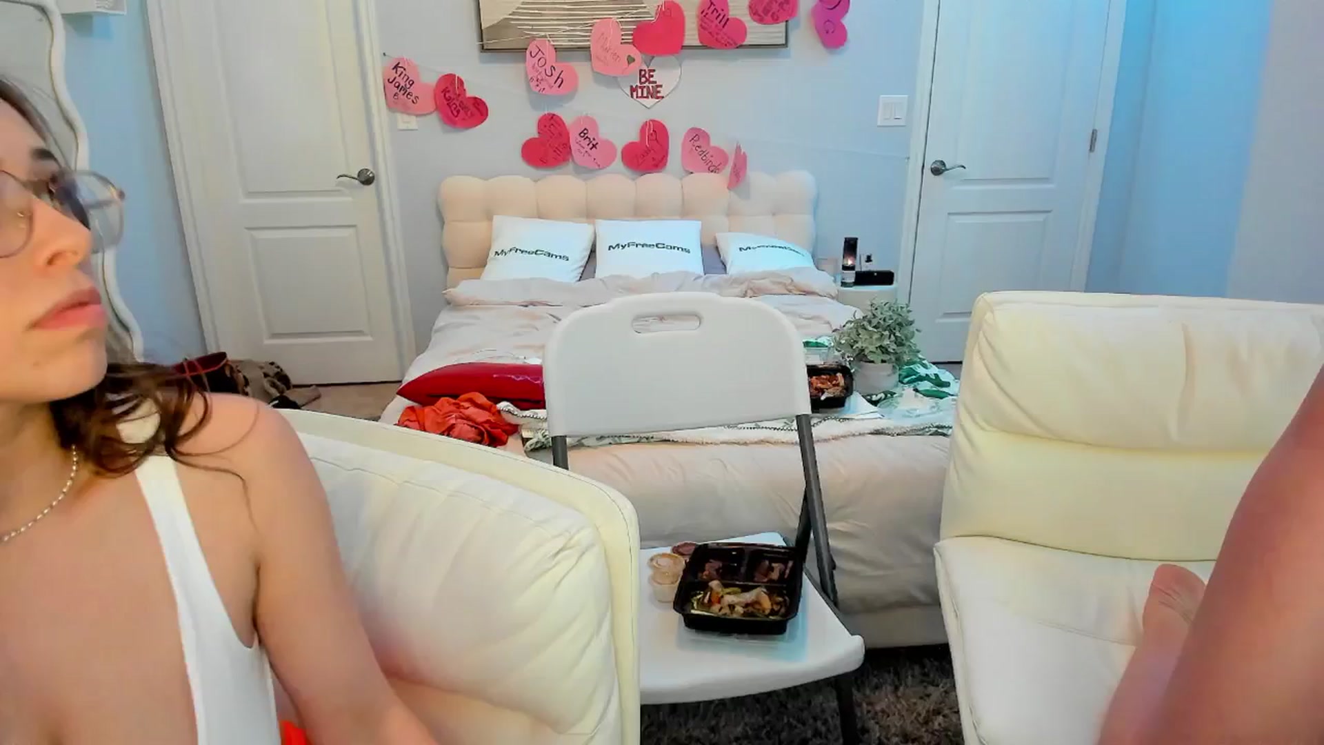 Gallery image thumbnail from MadisonCarter's myfreecams stream on, 02/14/2025, 02:46 image 8 of 20