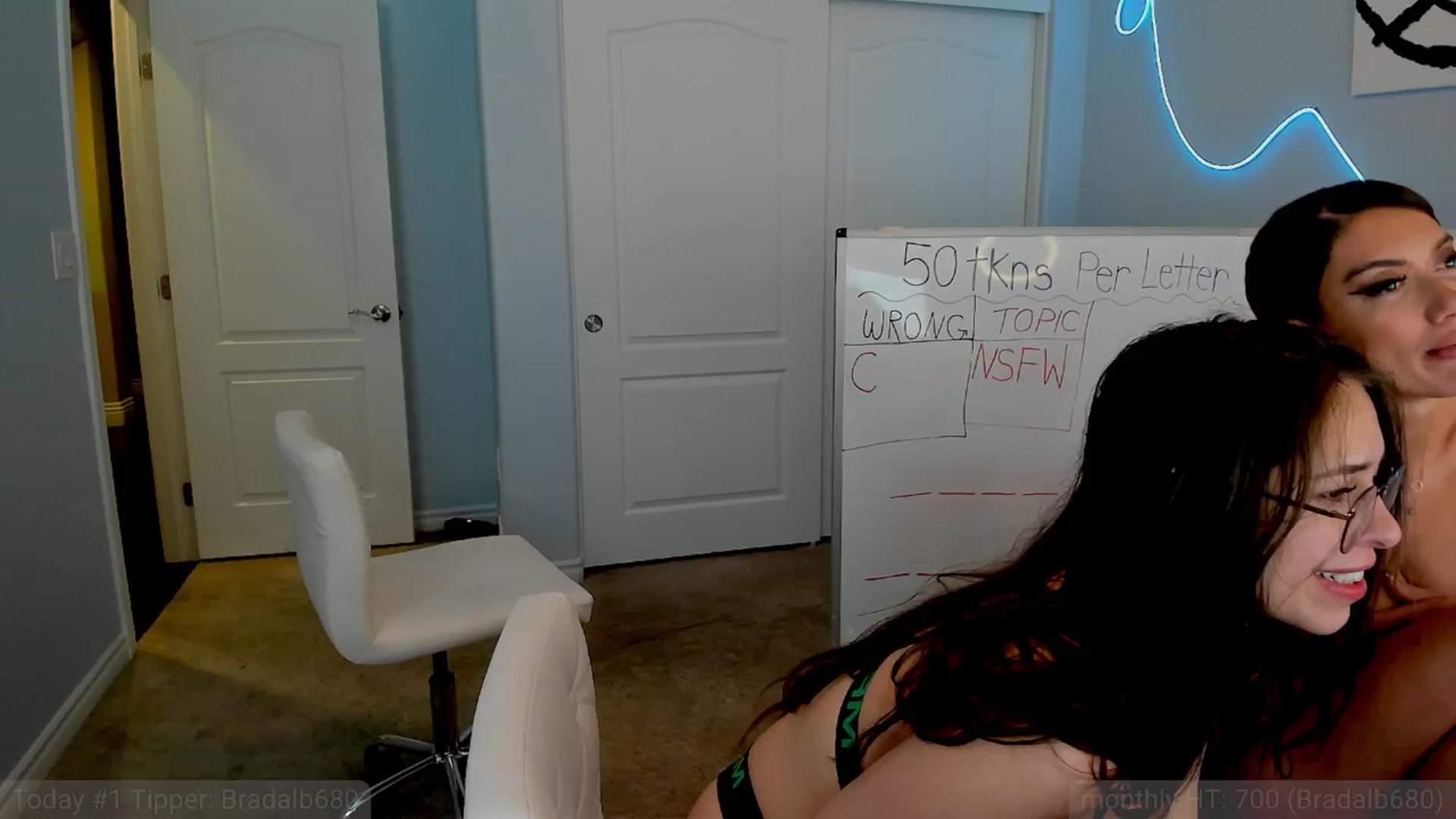Gallery image thumbnail from MadisonCarter's myfreecams stream on, 05/11/2025, 09:12 image 14 of 20