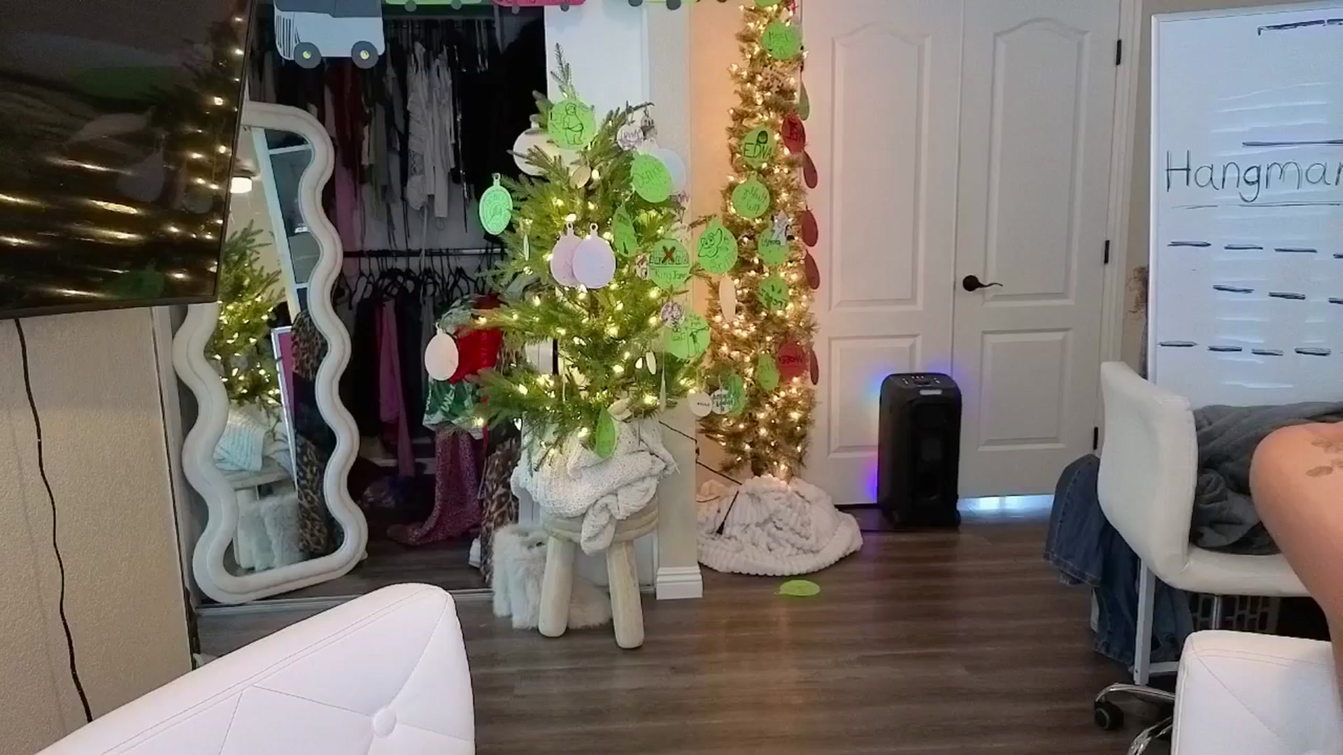 Gallery image thumbnail from MadisonCarter's myfreecams stream on, 12/13/2025, 23:34 image 8 of 20