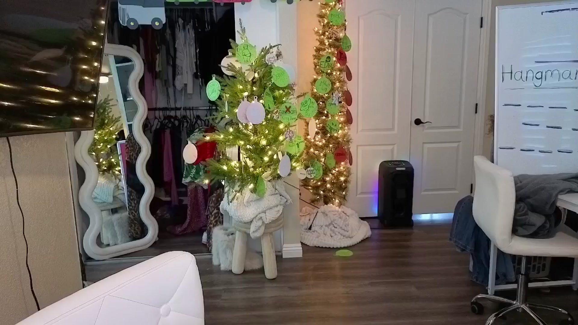 Gallery image thumbnail from MadisonCarter's myfreecams stream on, 12/13/2025, 23:34 image 12 of 20