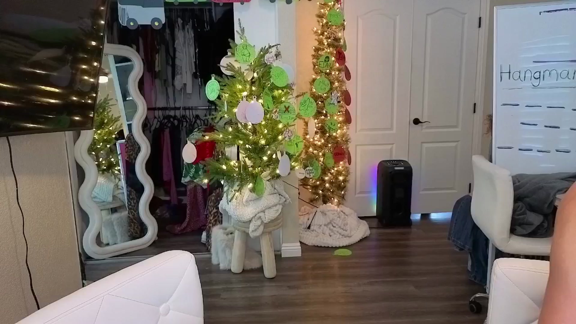 Gallery image thumbnail from MadisonCarter's myfreecams stream on, 12/13/2025, 23:34 image 13 of 20
