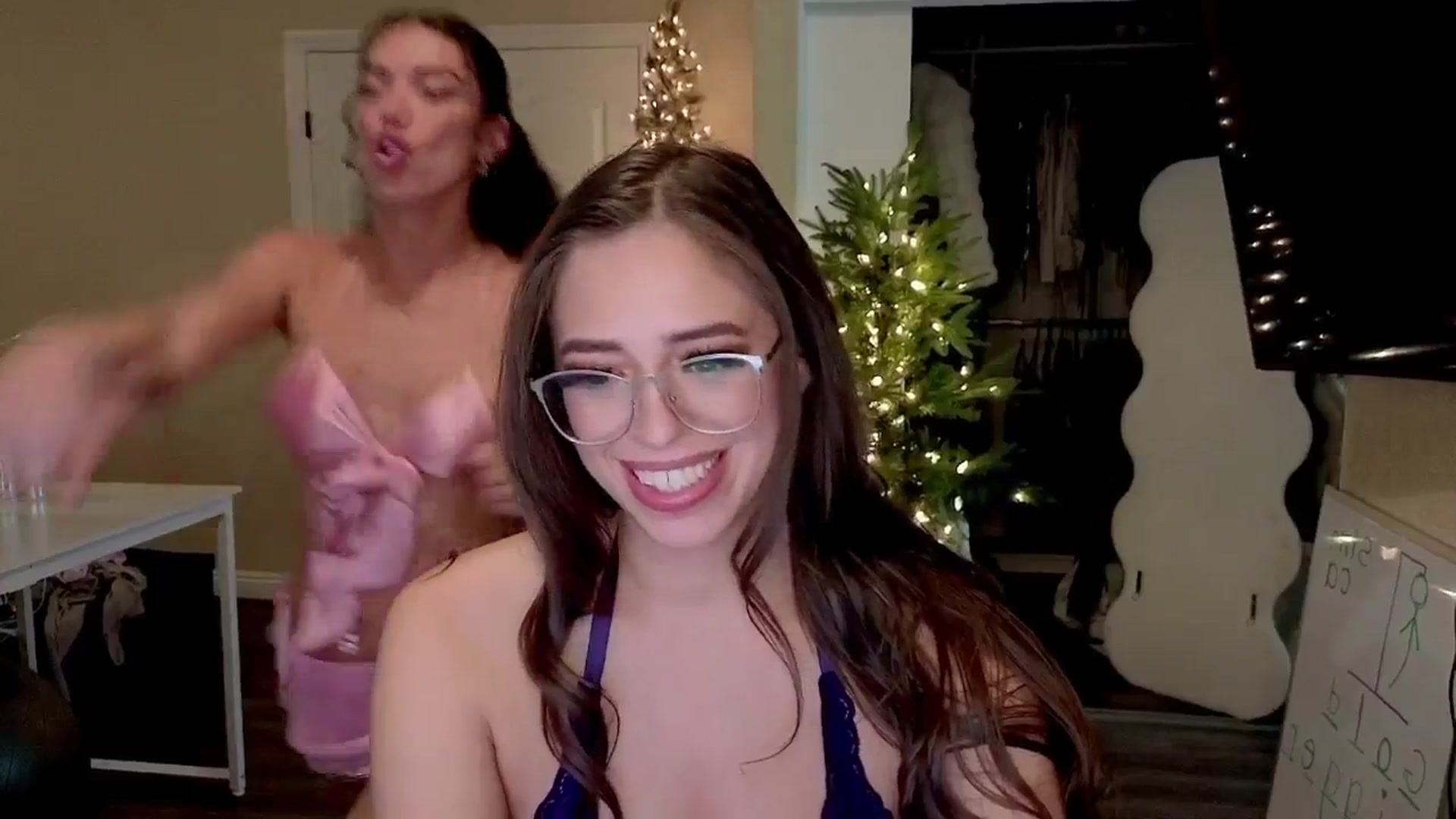 Gallery image thumbnail from MadisonCarter's myfreecams stream on, 01/10/2026, 05:52 image 9 of 20