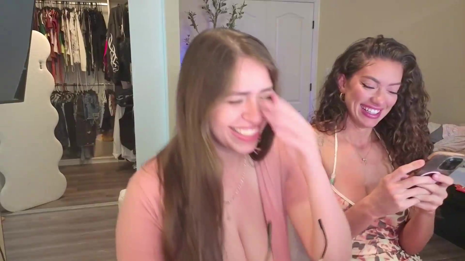 Gallery image thumbnail from MadisonCarter's myfreecams stream on, 08/27/2026, 08:46 image 9 of 20