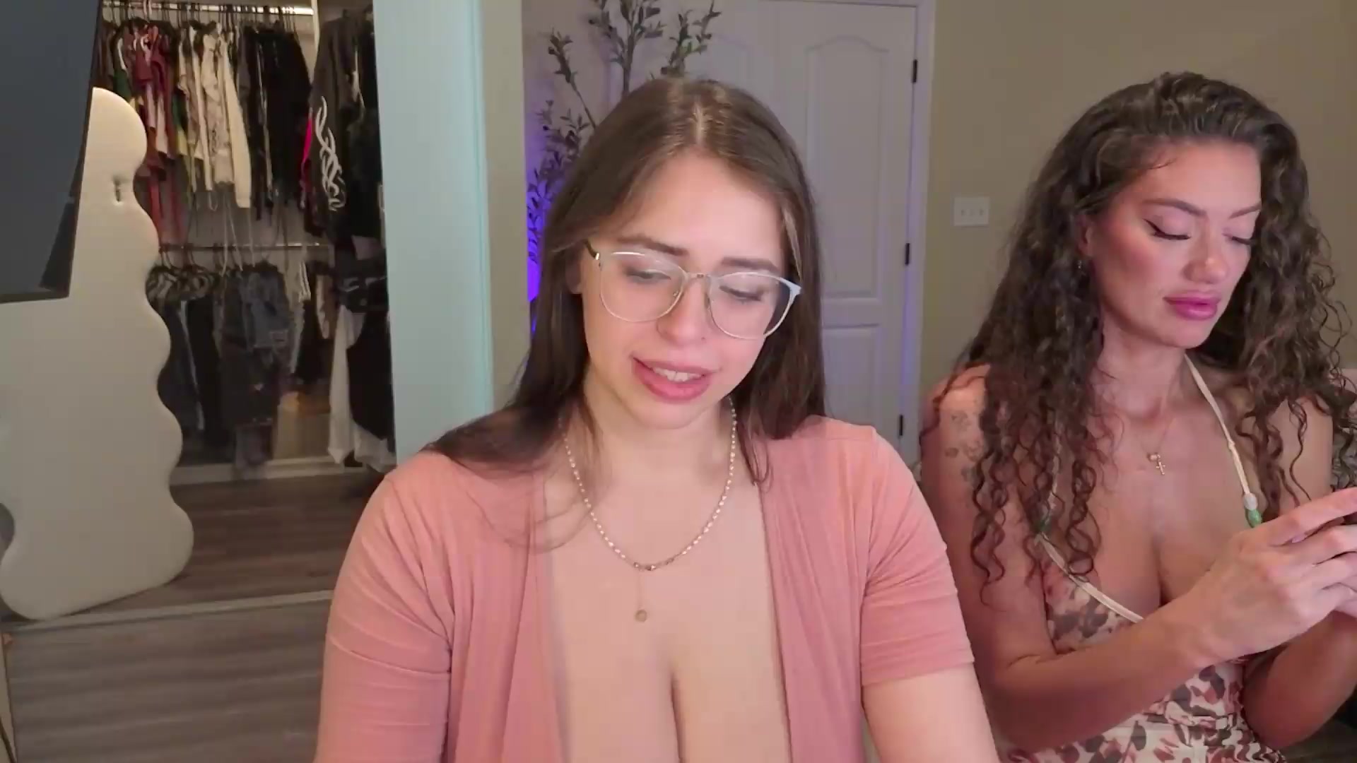 Gallery image thumbnail from MadisonCarter's myfreecams stream on, 08/27/2026, 08:46 image 12 of 20
