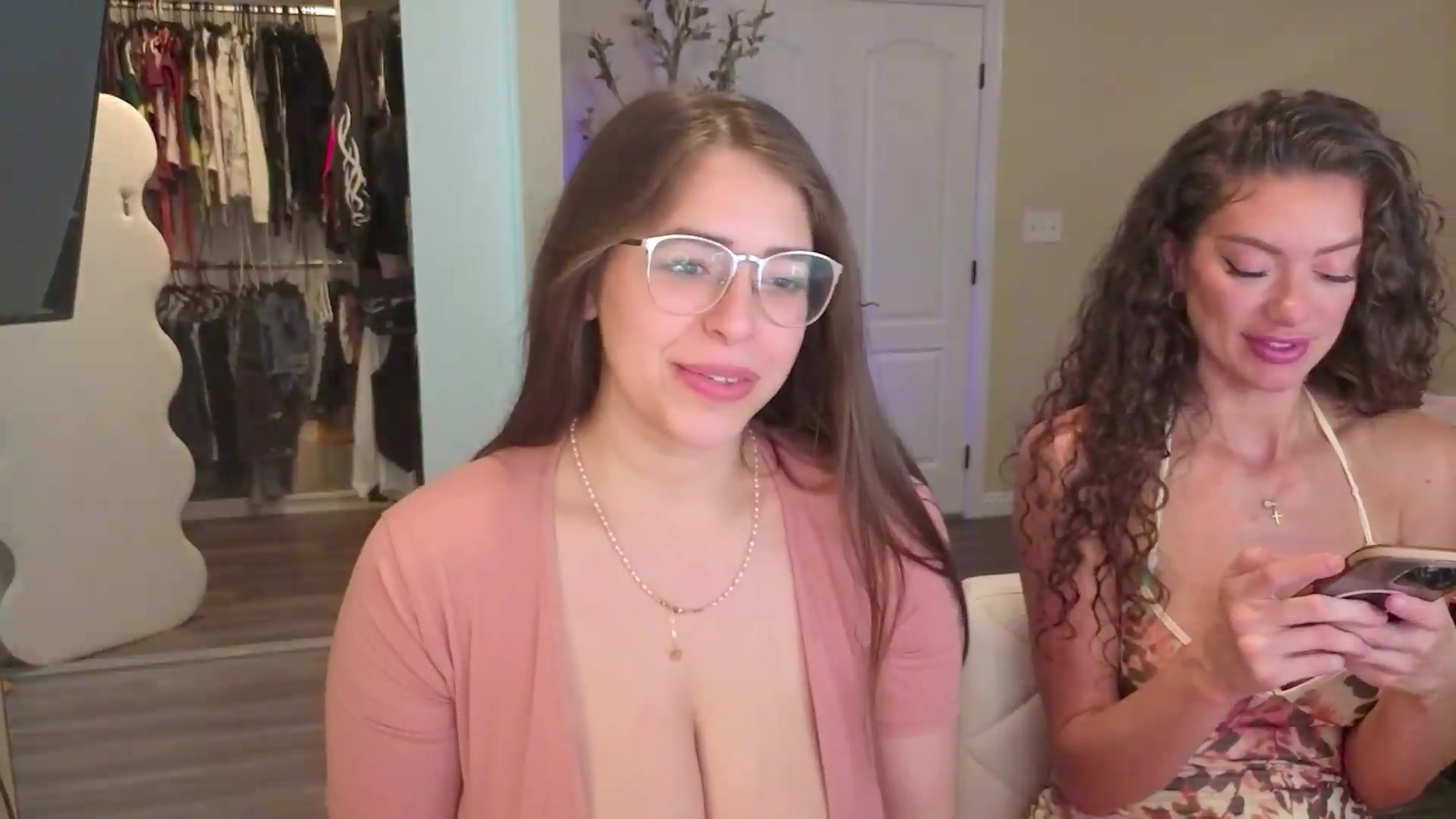 Gallery image thumbnail from MadisonCarter's myfreecams stream on, 08/27/2026, 08:46 image 10 of 20