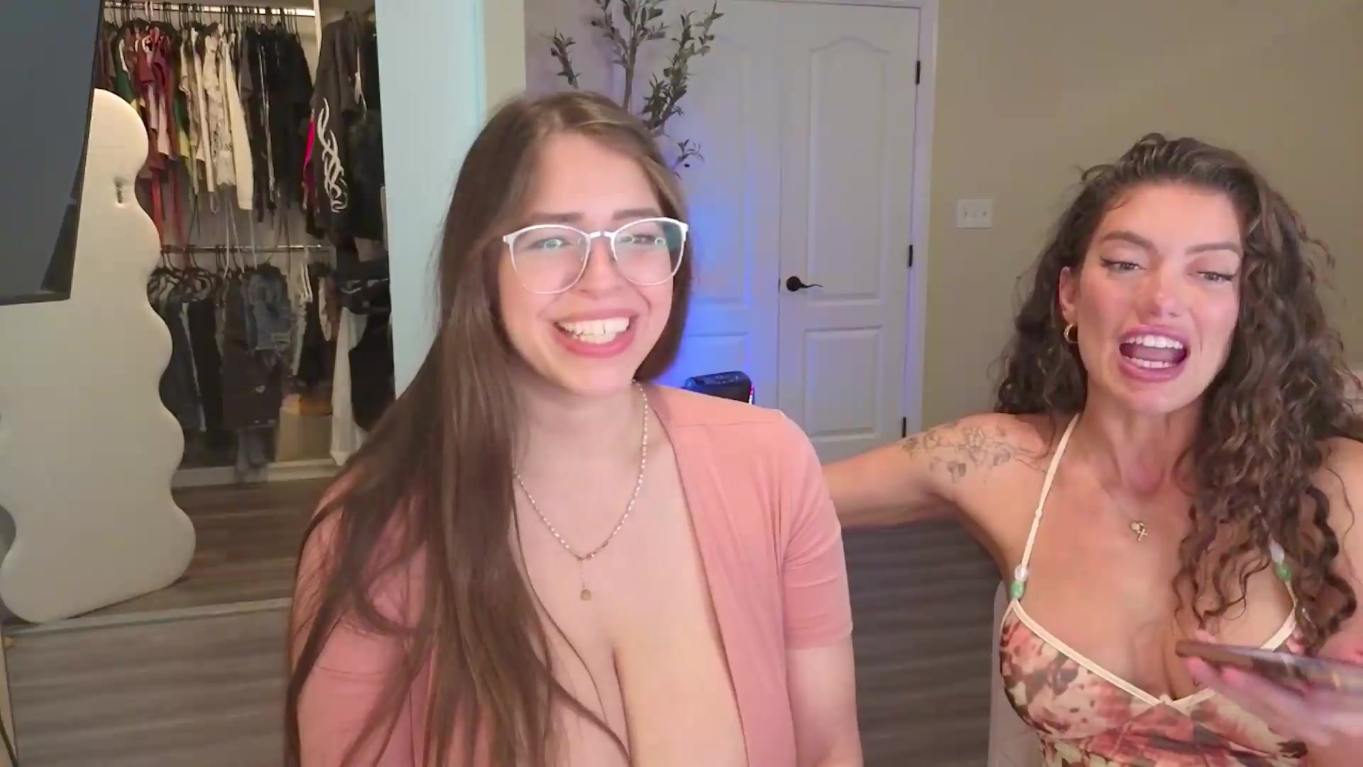 Gallery image thumbnail from MadisonCarter's myfreecams stream on, 08/27/2026, 08:46 image 17 of 20