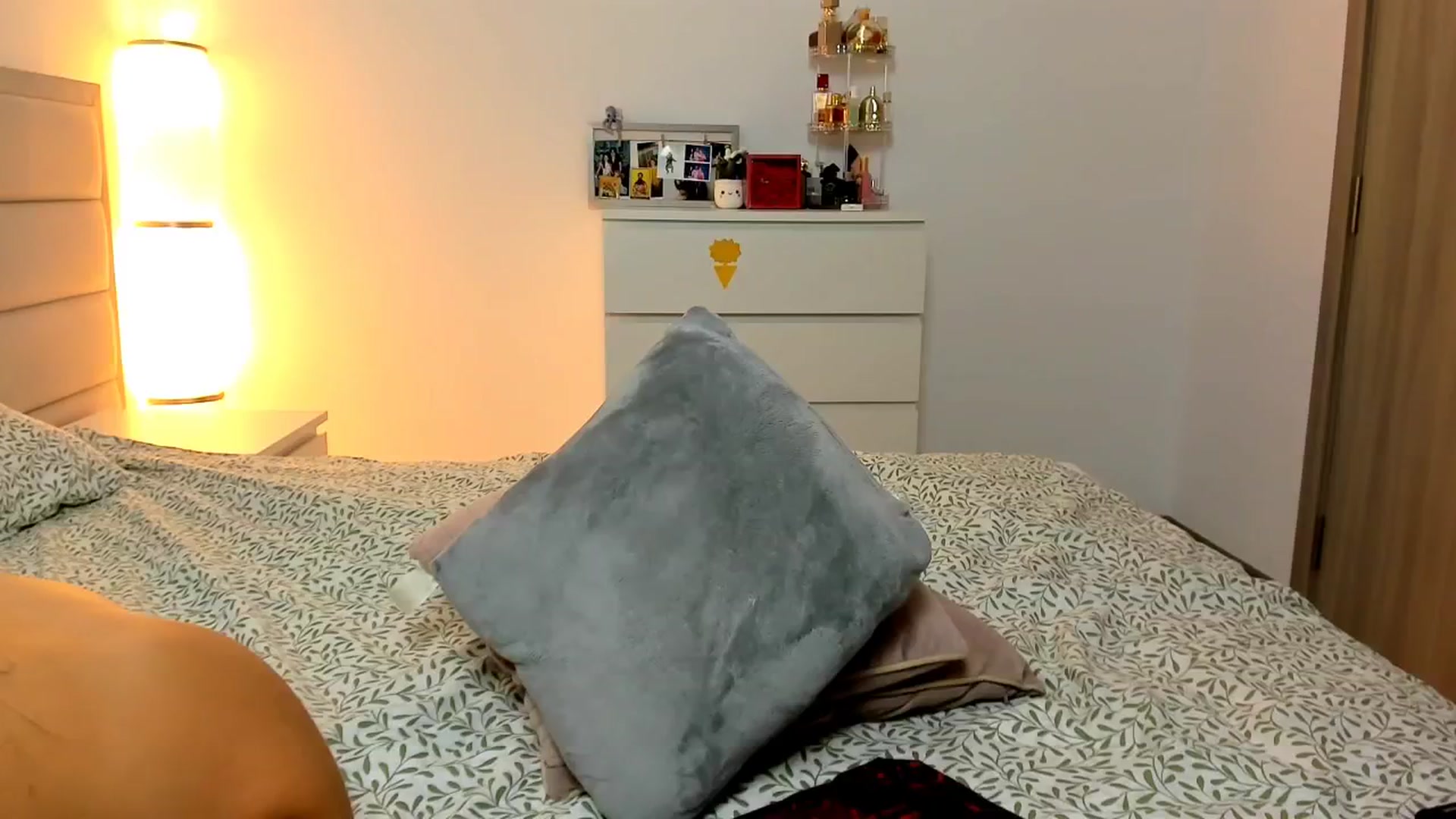 Gallery image thumbnail from MadisonDivine's myfreecams stream on, 09/30/2025, 20:37 image 16 of 20
