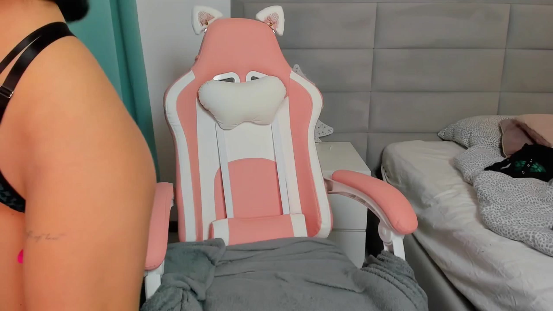 Gallery image thumbnail from MadisonDivine's myfreecams stream on, 01/05/2026, 14:04 image 2 of 20