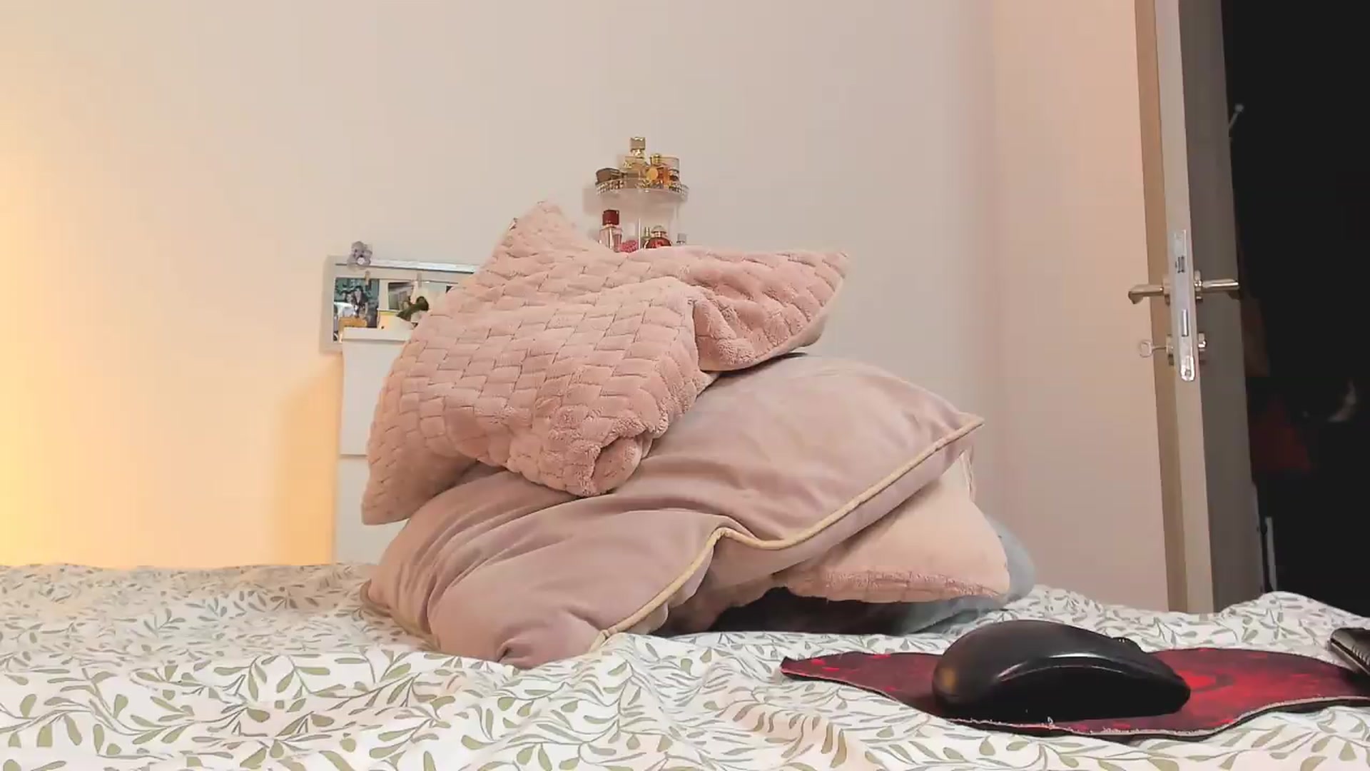 Gallery image thumbnail from MadisonDivine's myfreecams stream on, 05/26/2026, 14:02 image 10 of 20