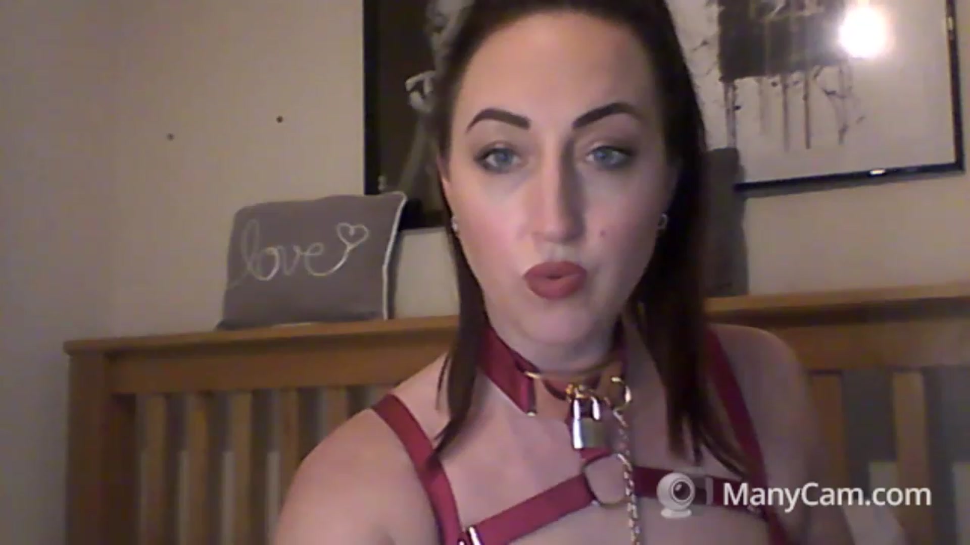 Gallery image thumbnail from MadisonFox1's myfreecams stream on, 01/05/2023, 14:29 image 15 of 20