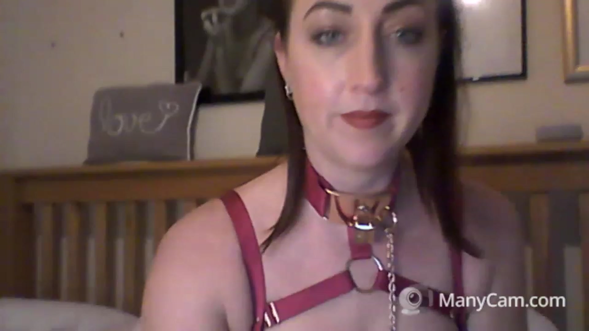 Gallery image thumbnail from MadisonFox1's myfreecams stream on, 01/05/2023, 14:29 image 11 of 20