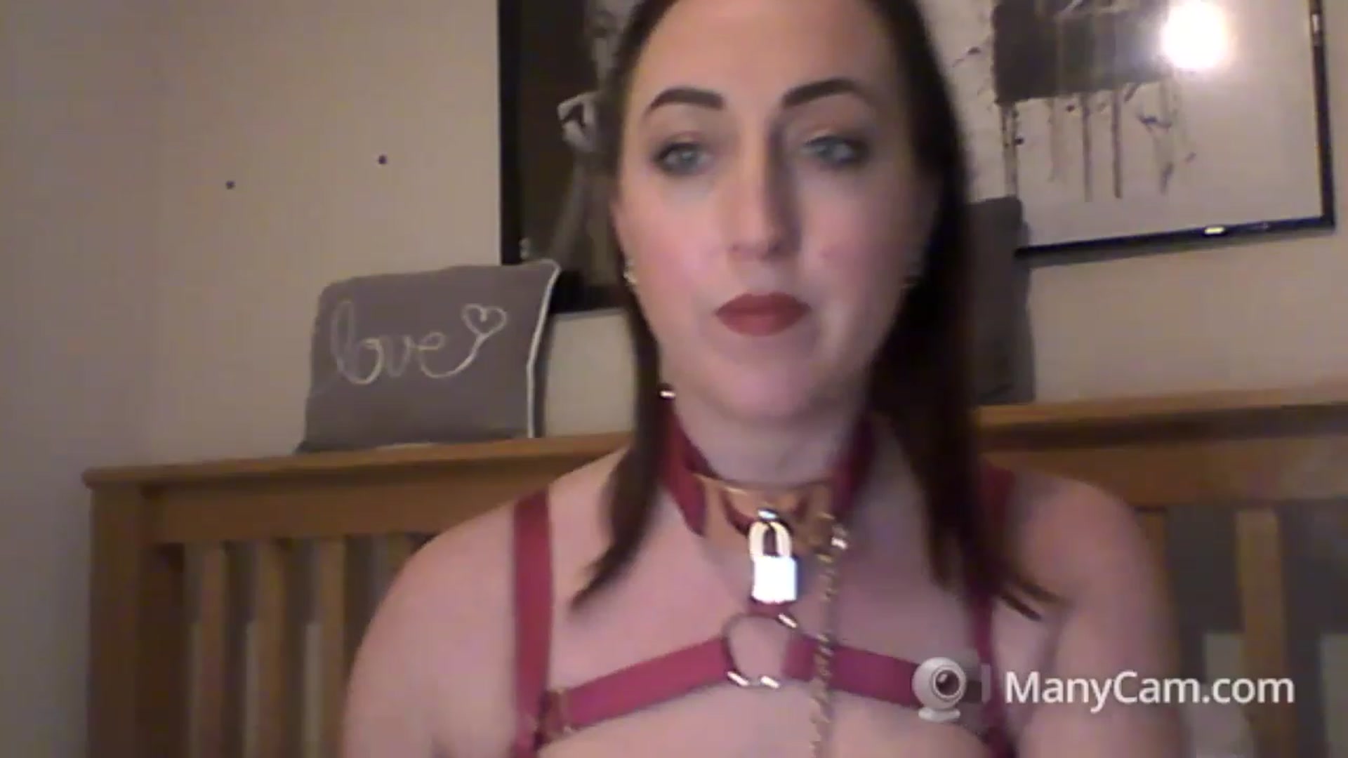 Gallery image thumbnail from MadisonFox1's myfreecams stream on, 01/05/2023, 14:29 image 16 of 20
