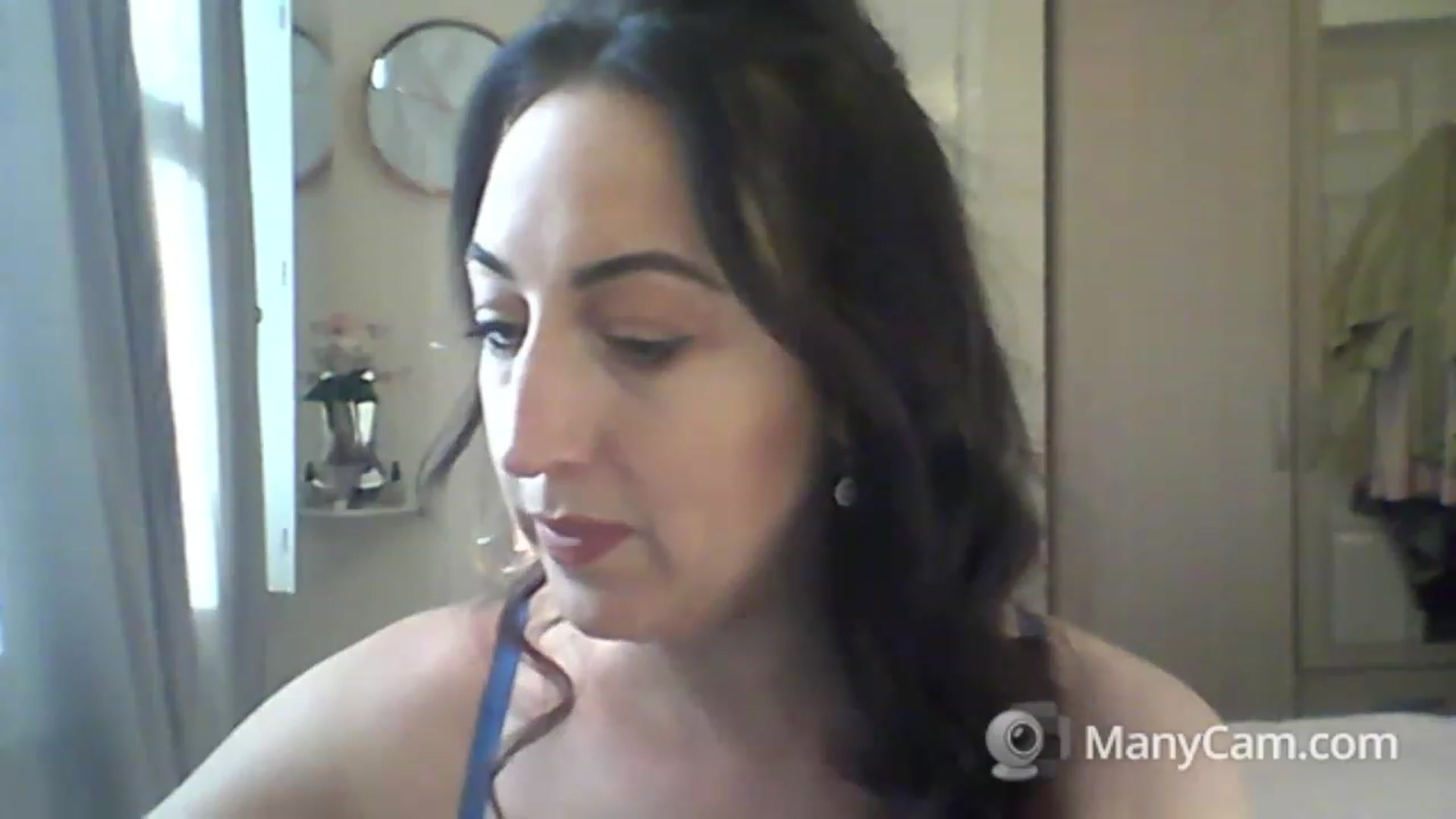 Gallery image thumbnail from MadisonFox1's myfreecams stream on, 01/20/2023, 10:58 image 6 of 20