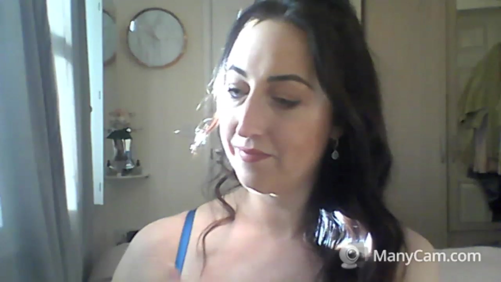 Gallery image thumbnail from MadisonFox1's myfreecams stream on, 01/20/2023, 10:58 image 10 of 20