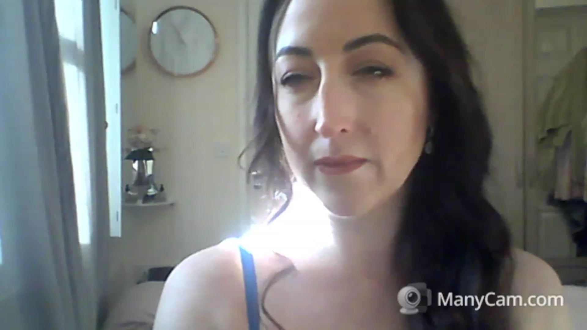 Gallery image thumbnail from MadisonFox1's myfreecams stream on, 01/20/2023, 10:58 image 17 of 20