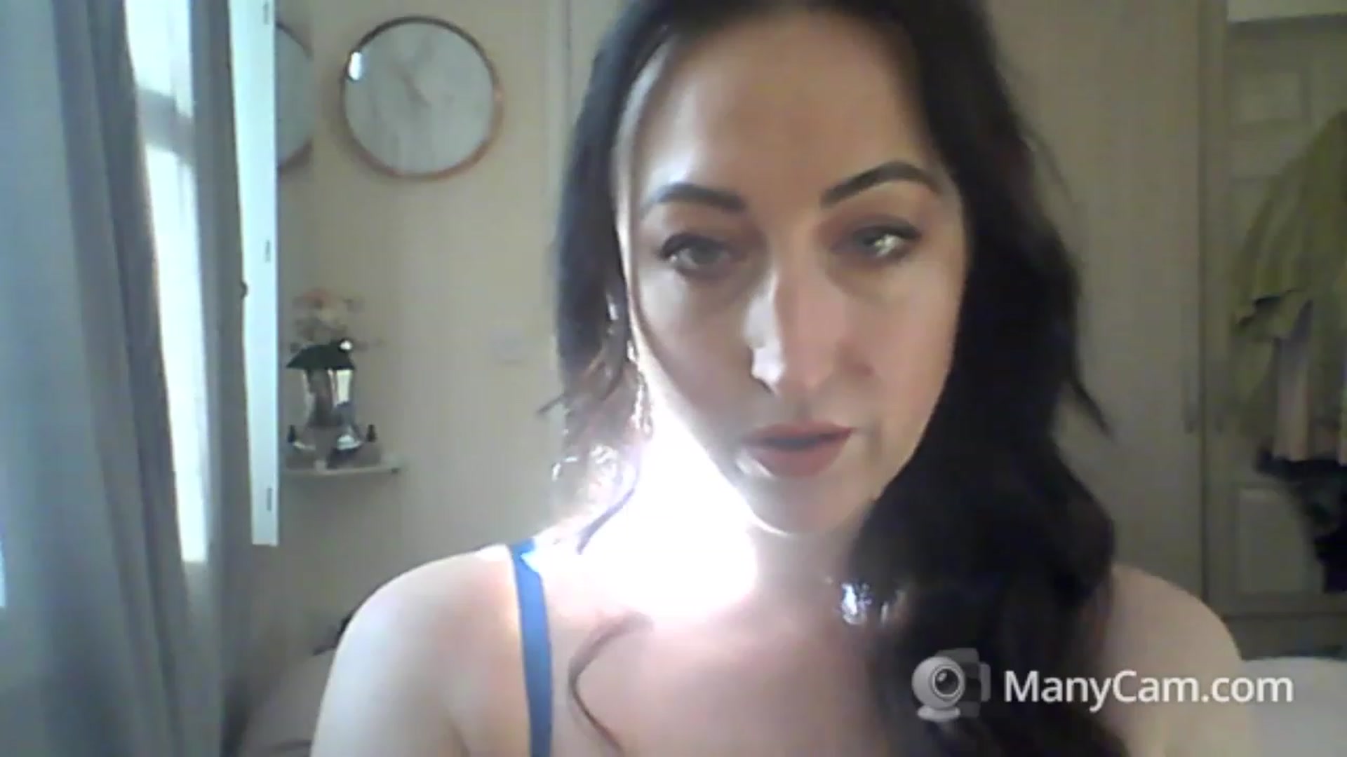 Gallery image thumbnail from MadisonFox1's myfreecams stream on, 01/20/2023, 10:58 image 15 of 20
