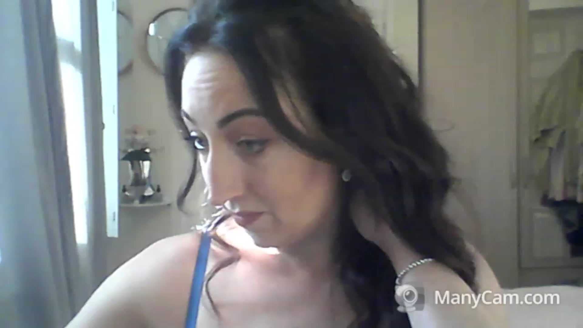Gallery image thumbnail from MadisonFox1's myfreecams stream on, 01/20/2023, 10:58 image 5 of 20