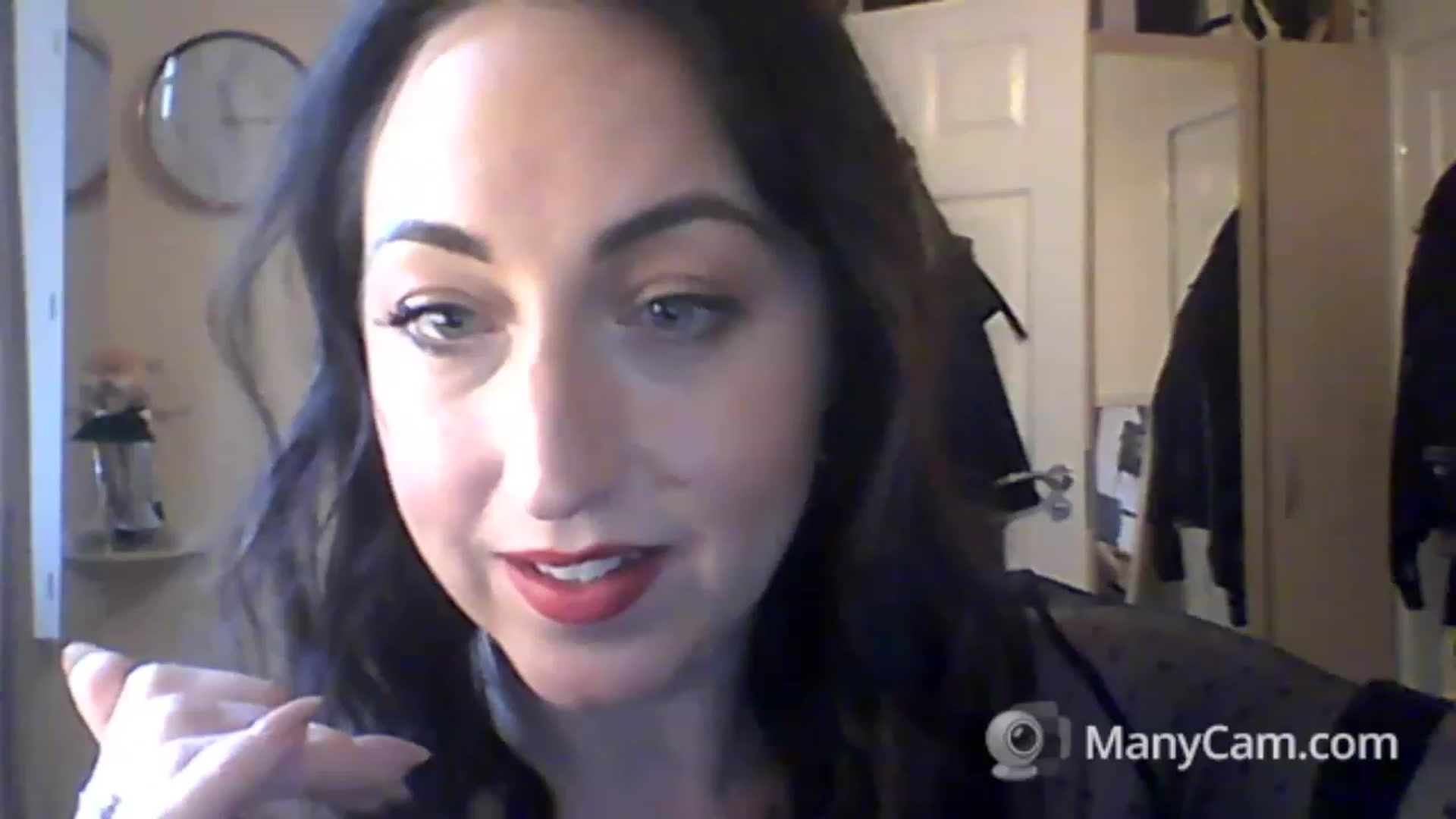 Gallery image thumbnail from MadisonFox1's myfreecams stream on, 01/26/2023, 11:32 image 10 of 20